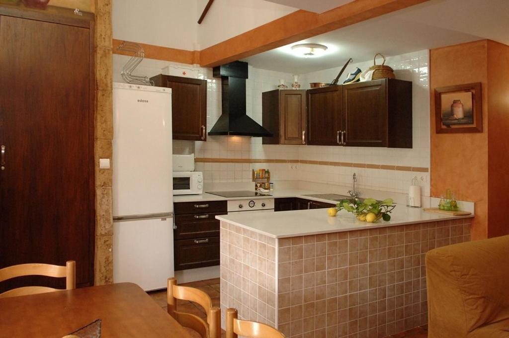 Cottage (10 Adults) photo 2
