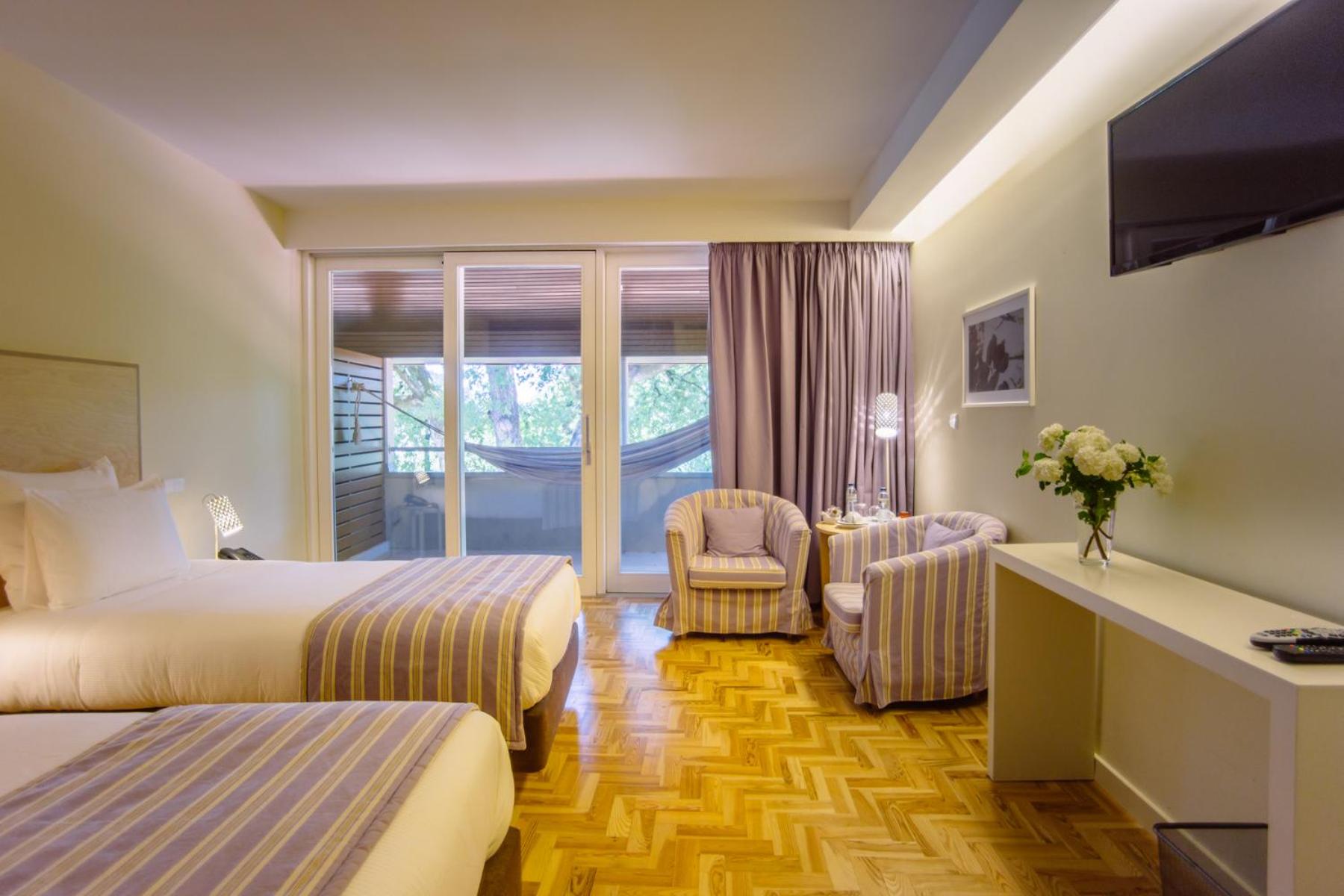 Zweibettzimmer mit Balkon