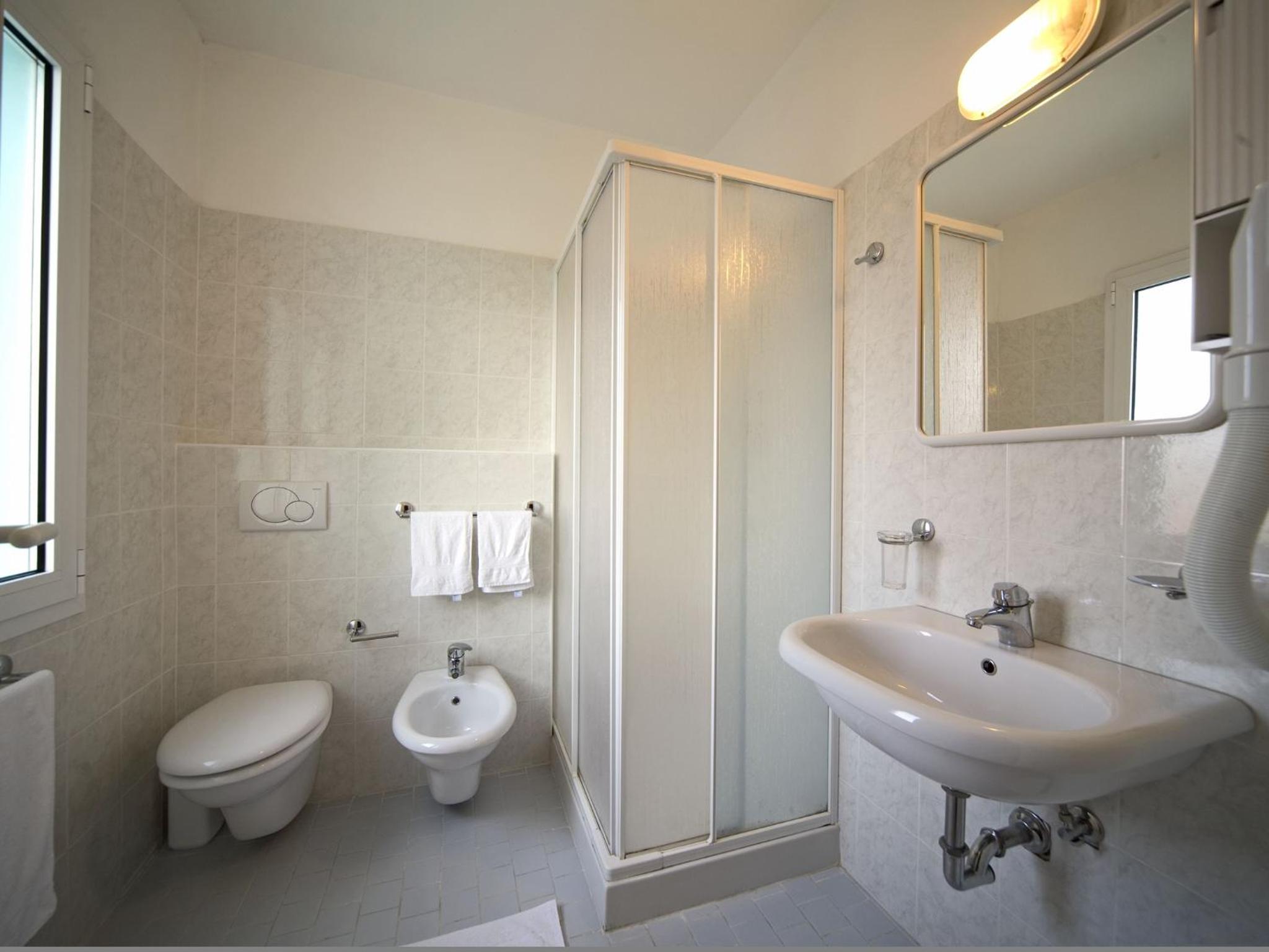 Single Room - Photo 3