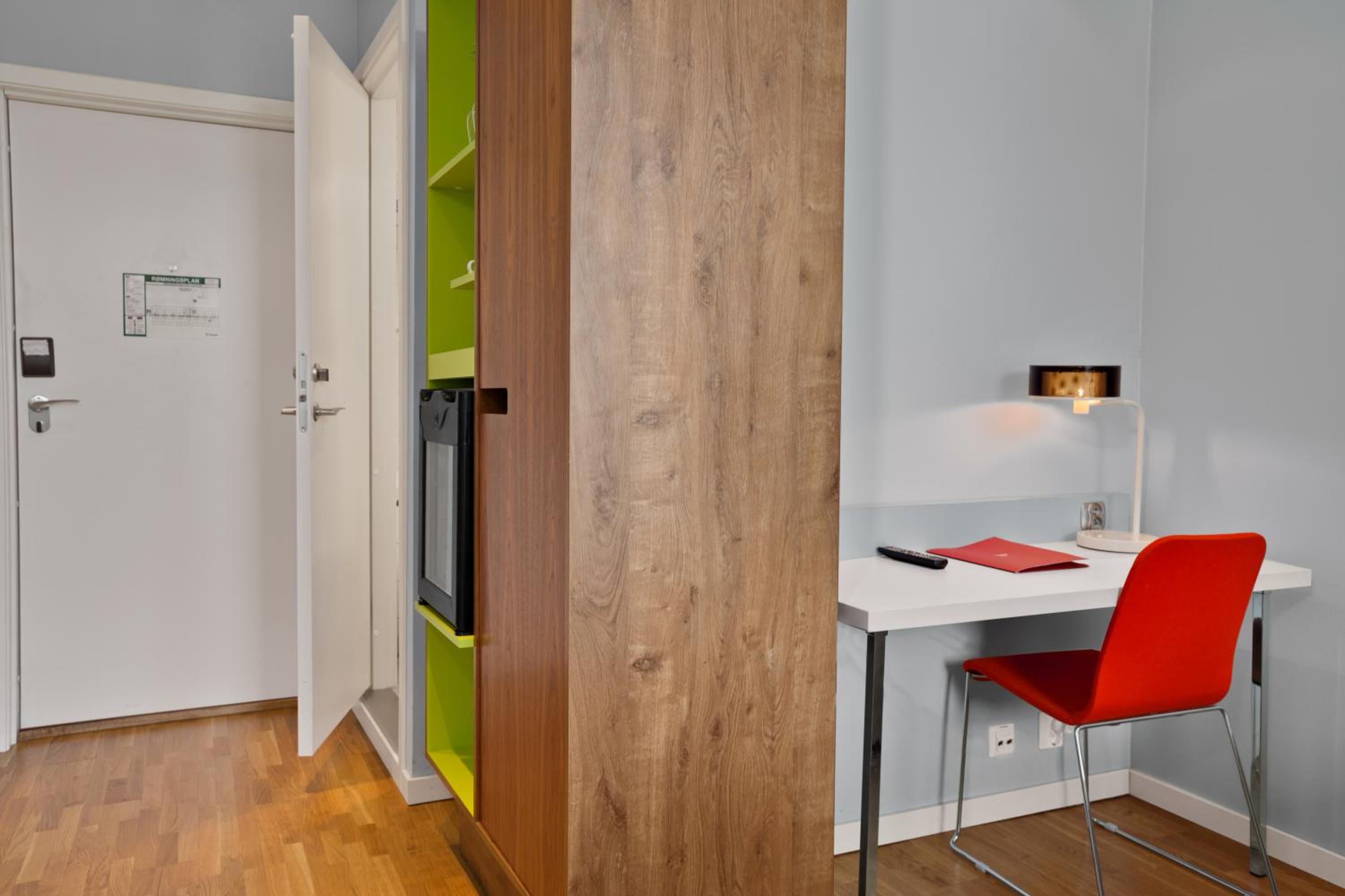 Standard Twin Room - Photo 6