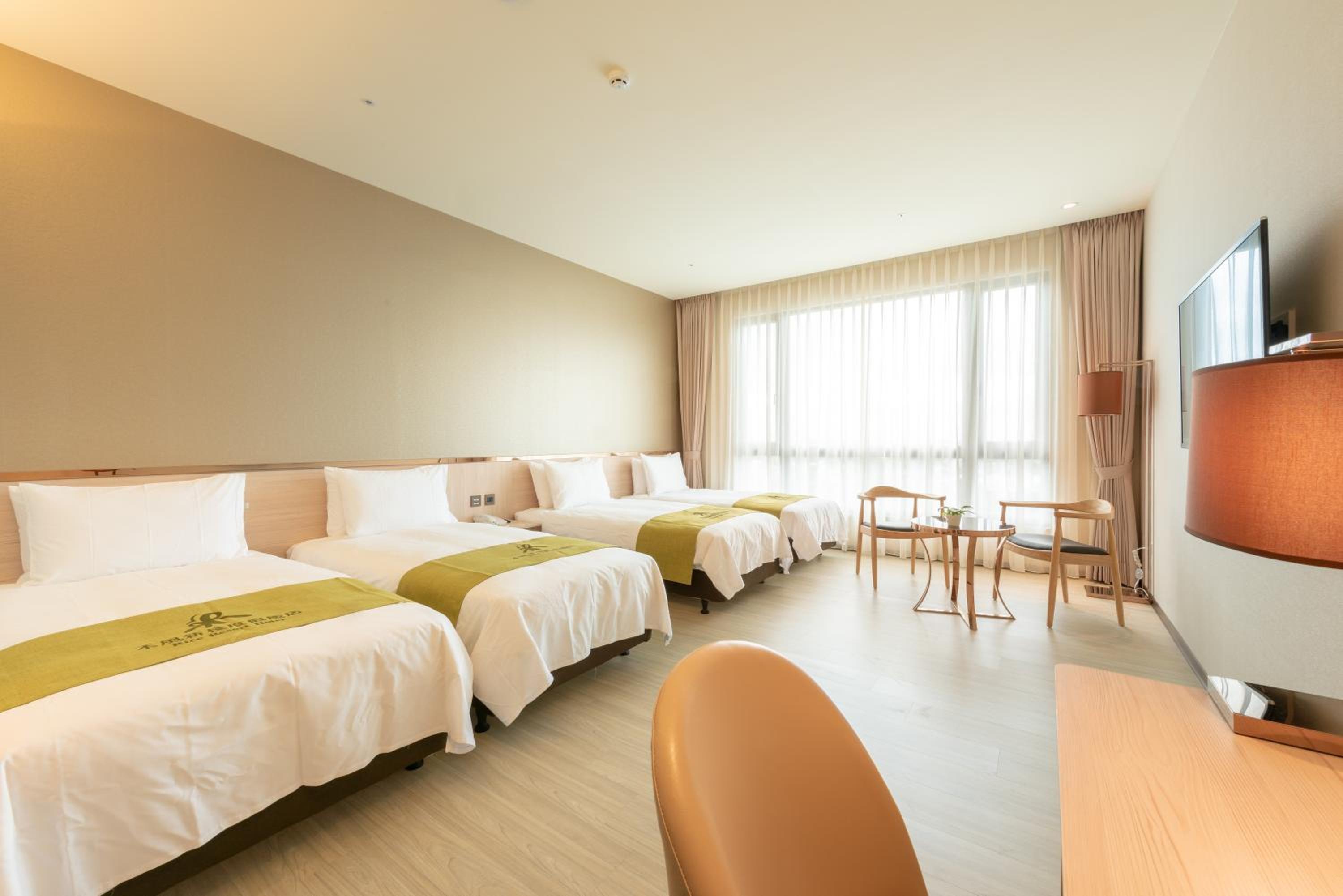 Superior Quadruple Room - Photo 3