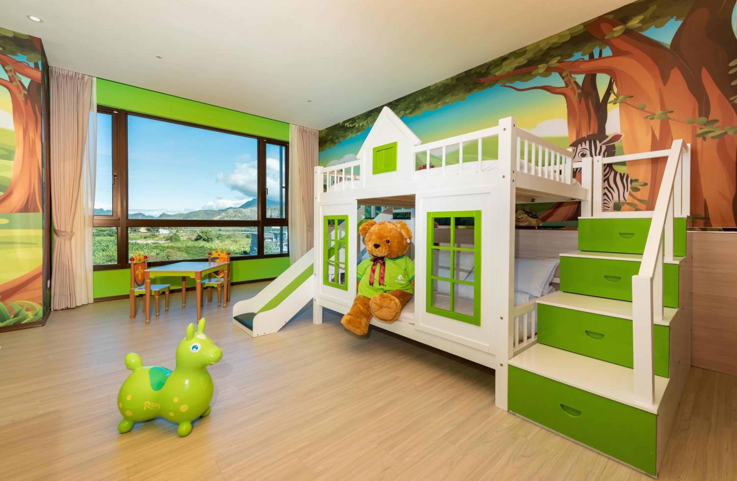 Family Room photo 2