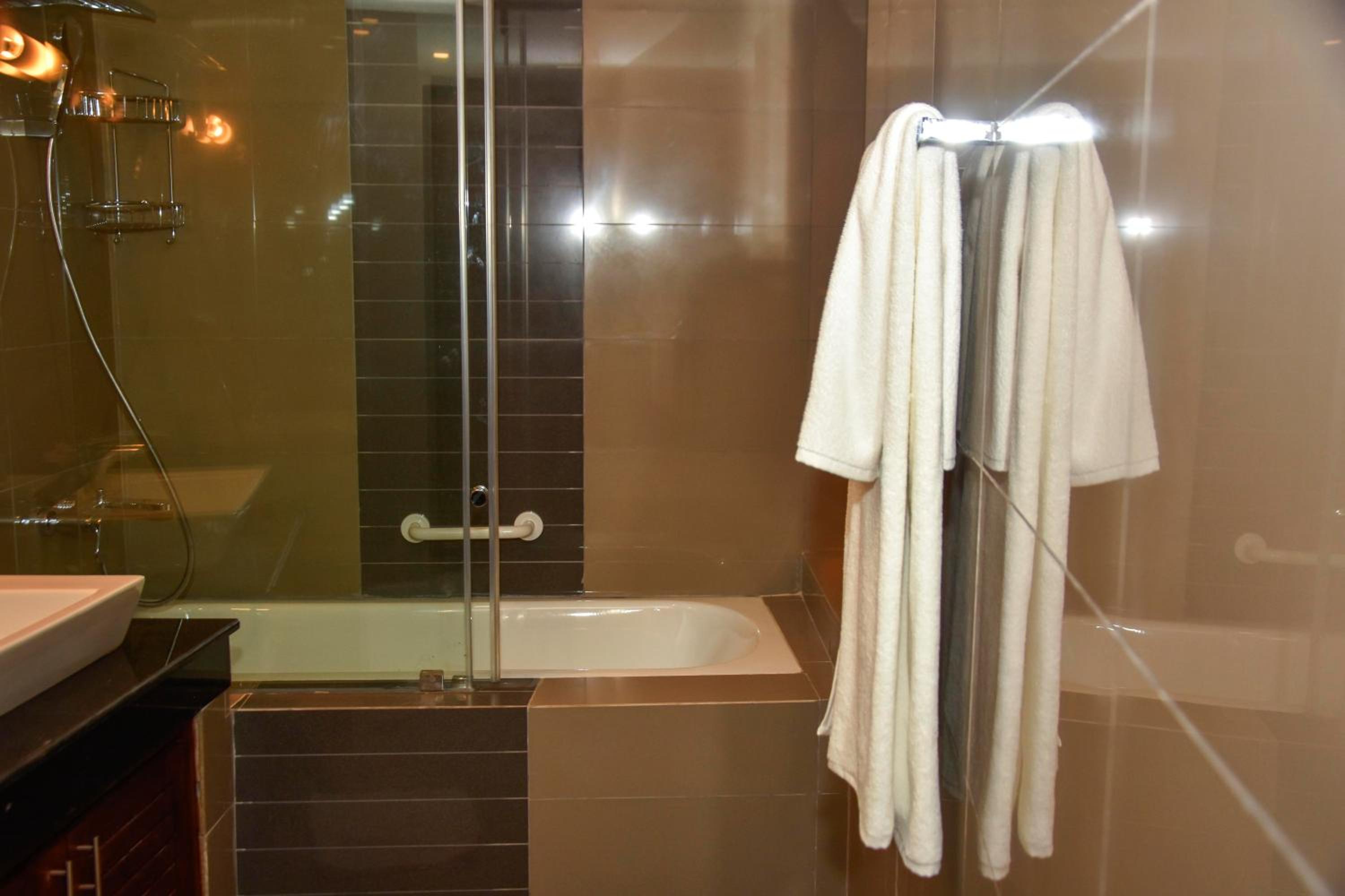 Deluxe Double Room with Sea View and Balcony - Photo 31