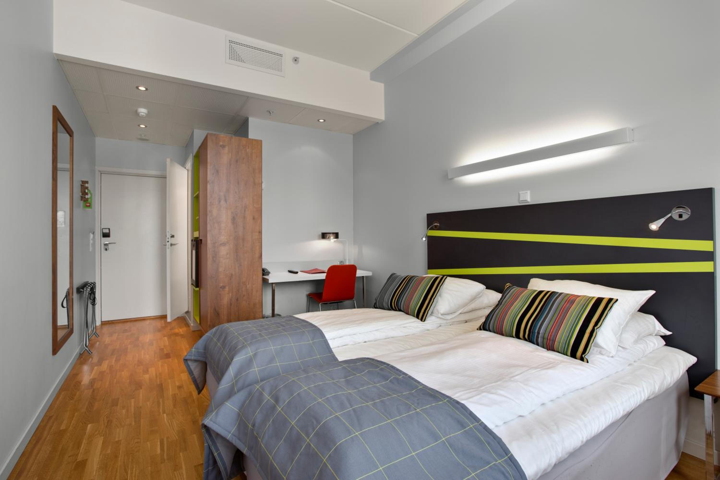 Standard Twin Room - Photo 5