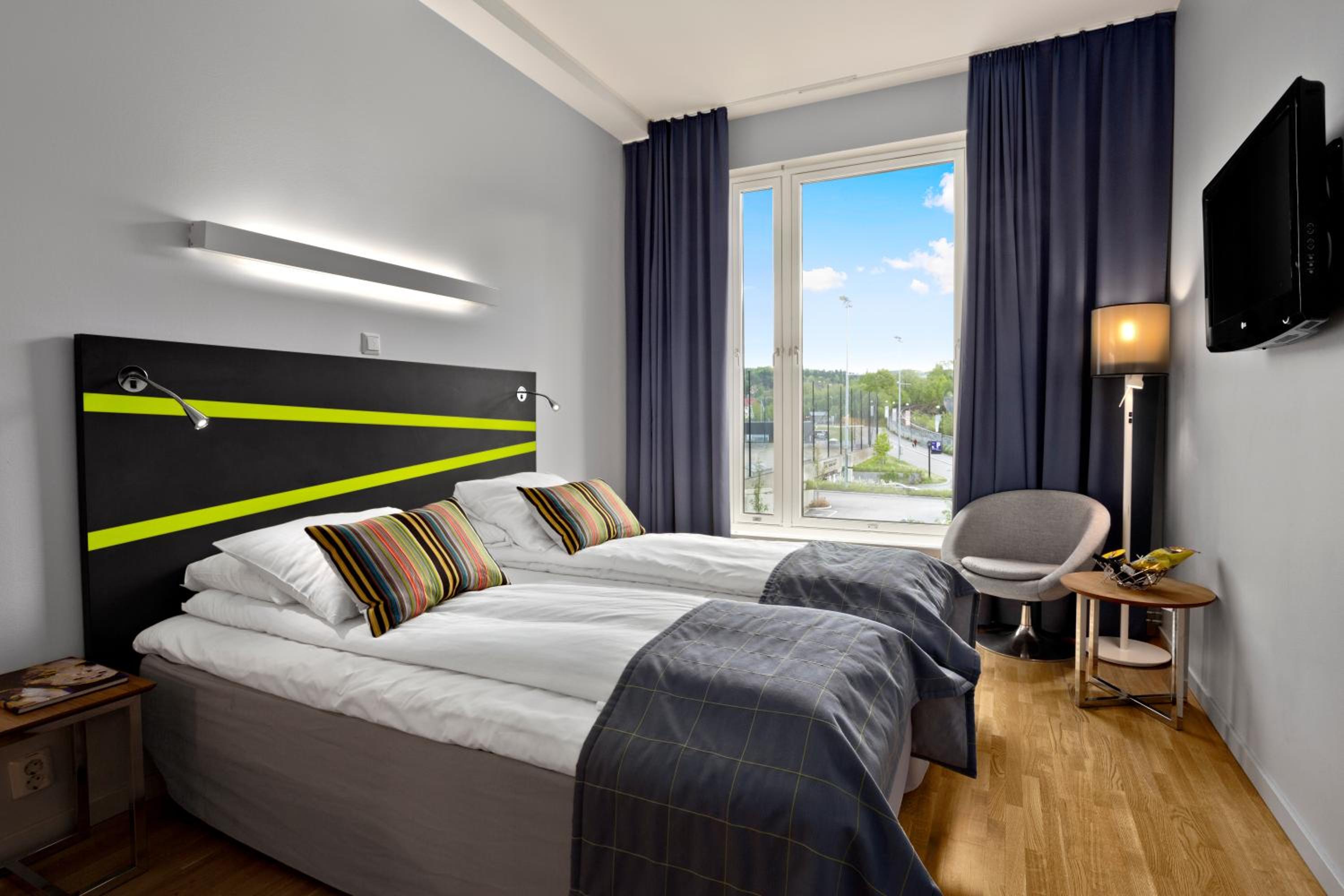 Standard Twin Room - Photo 1