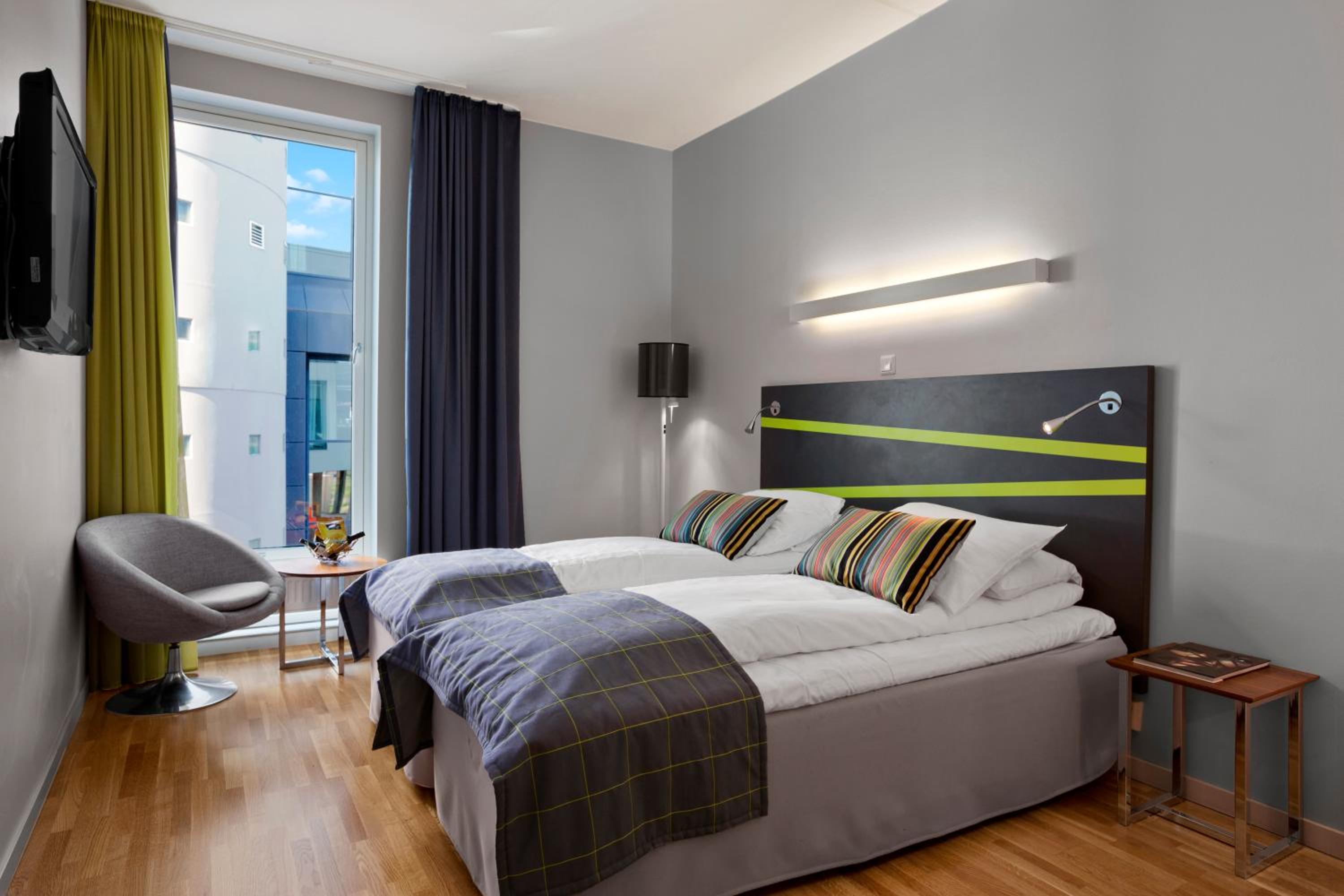 Standard Twin Room - Photo 2
