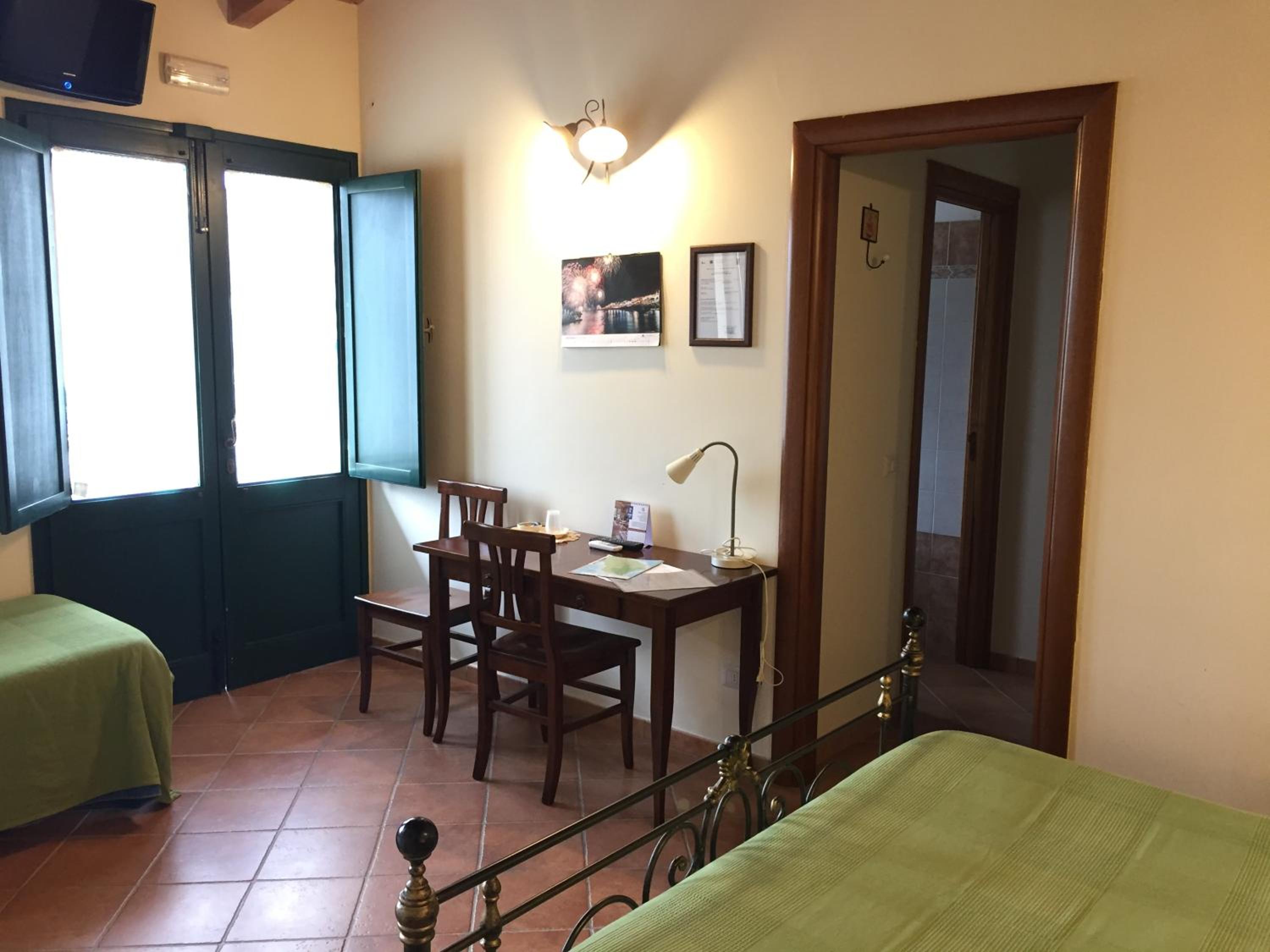 Triple Room photo 2