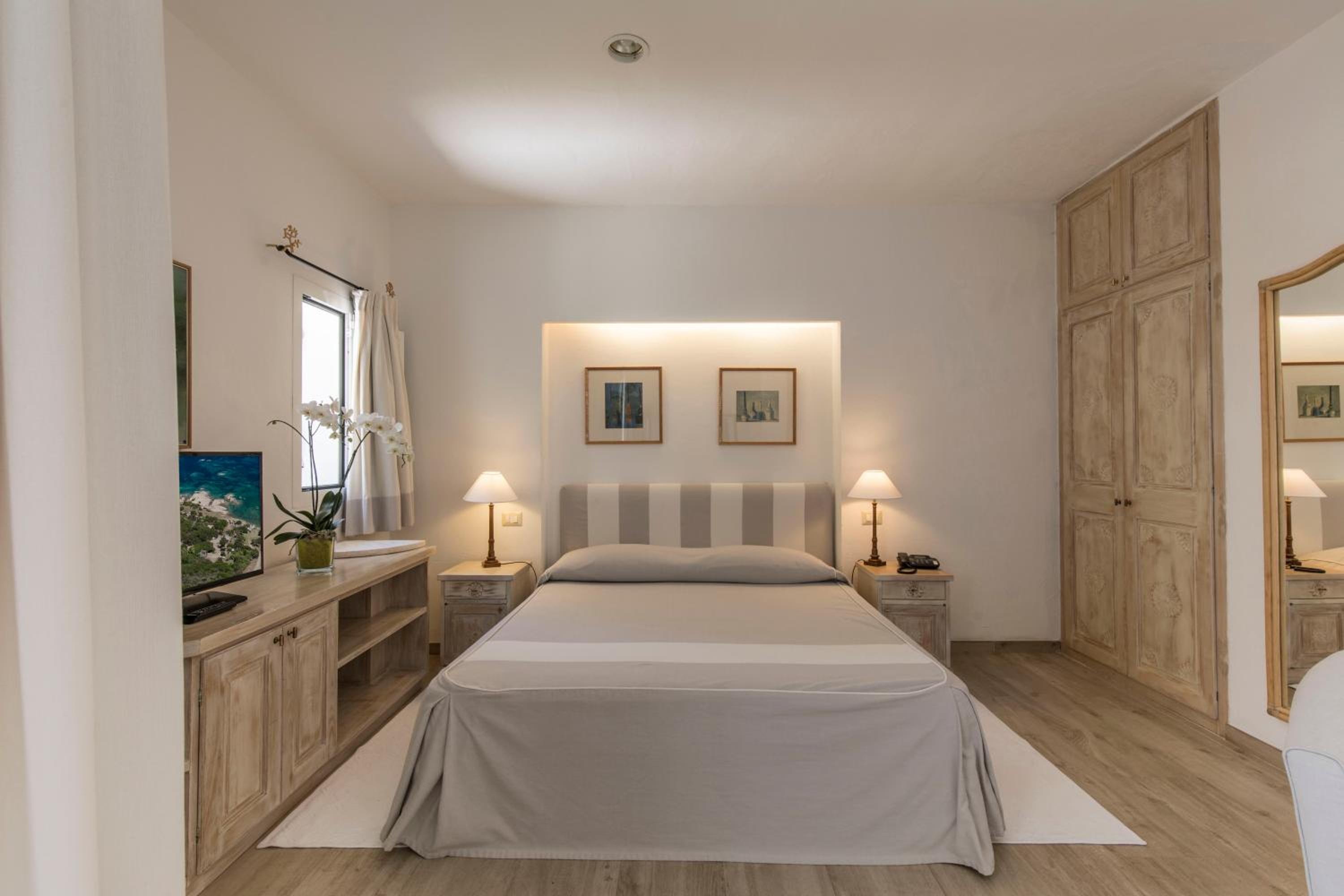 Junior Suite with Garden View - Photo 1
