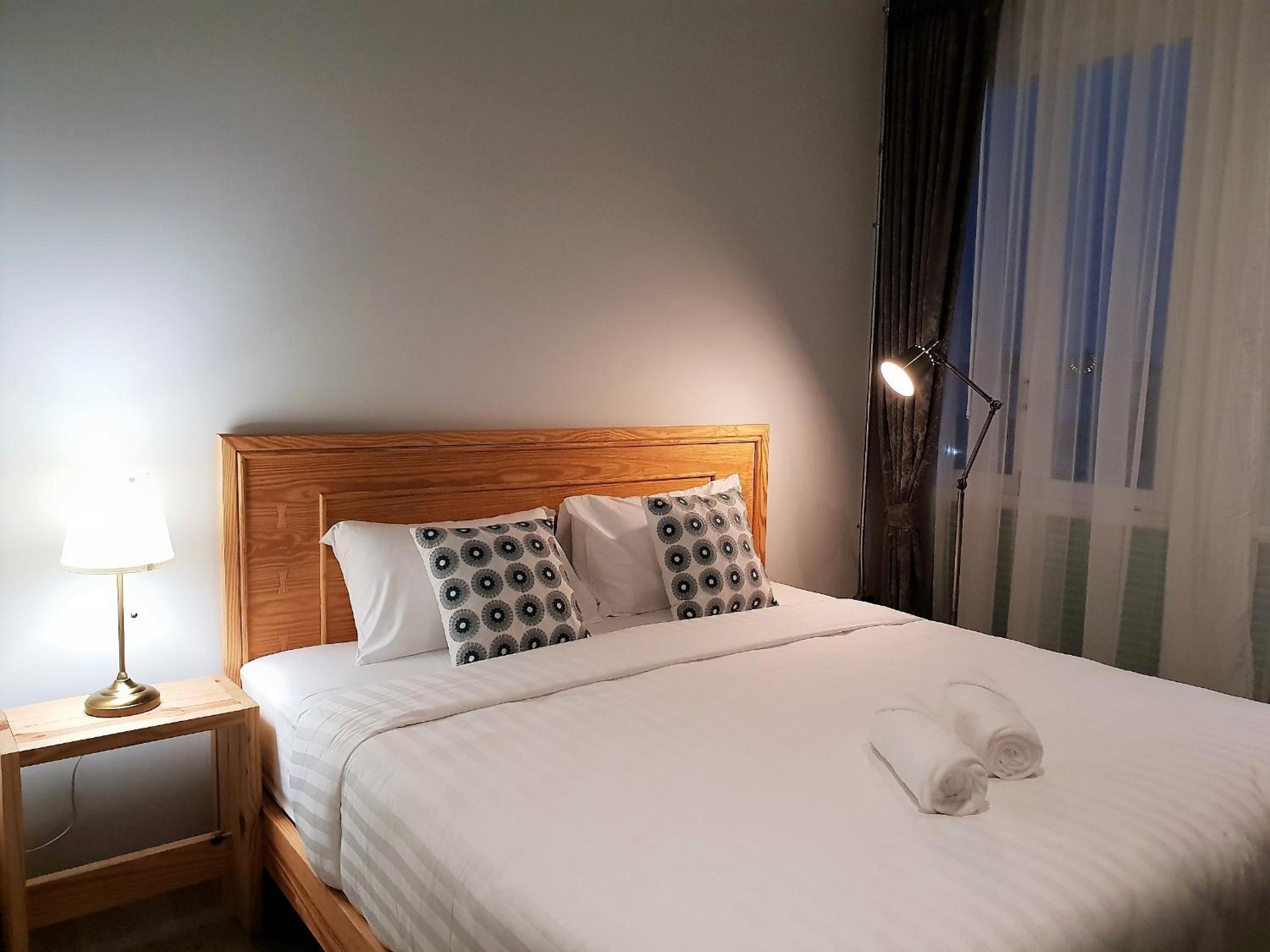 Deluxe King Room - Photo 5