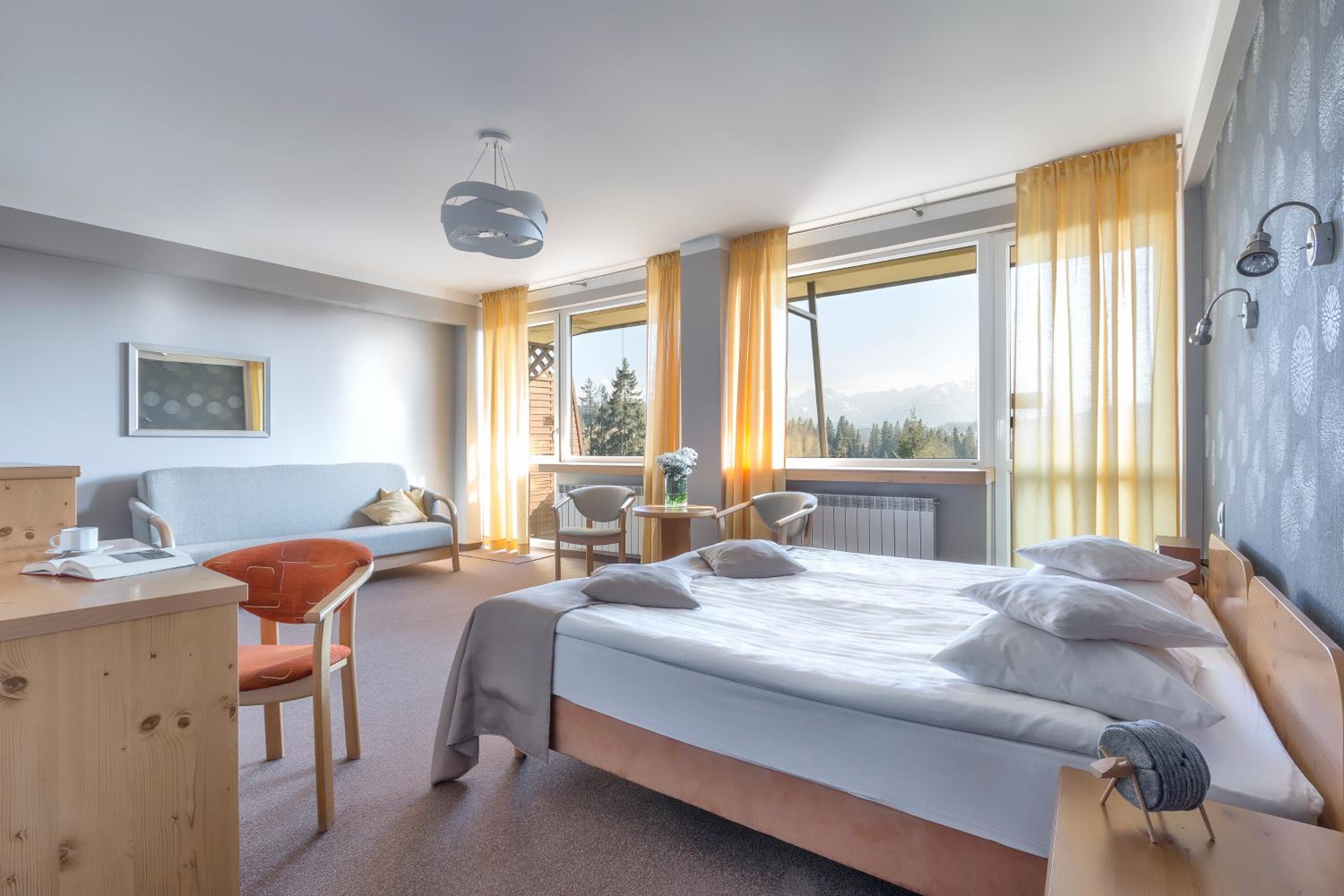 Double Room with Balcony (2 Adults + 1 Child) photo 1