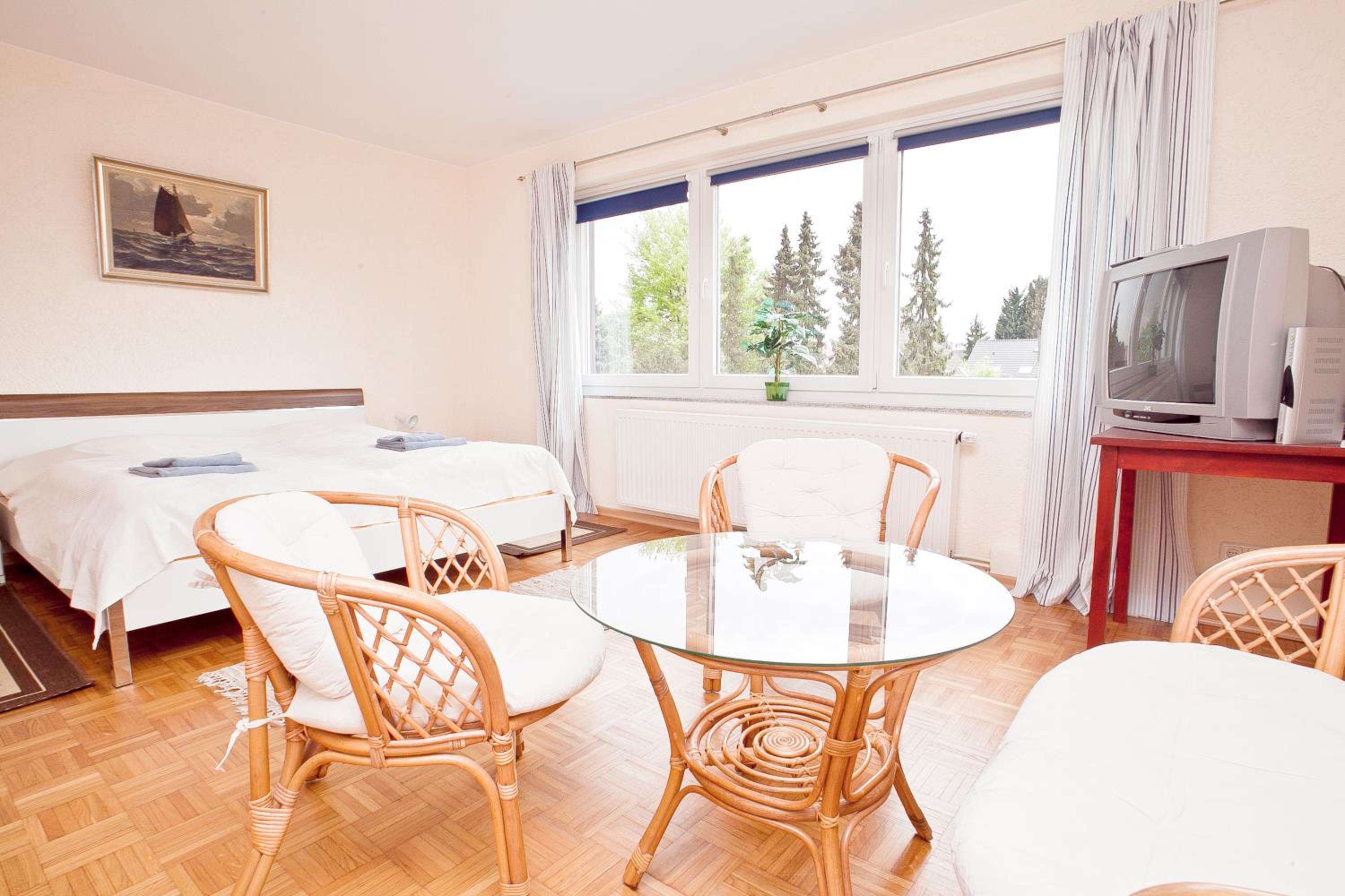 Holiday Home (2 - 10 Adults) photo 1