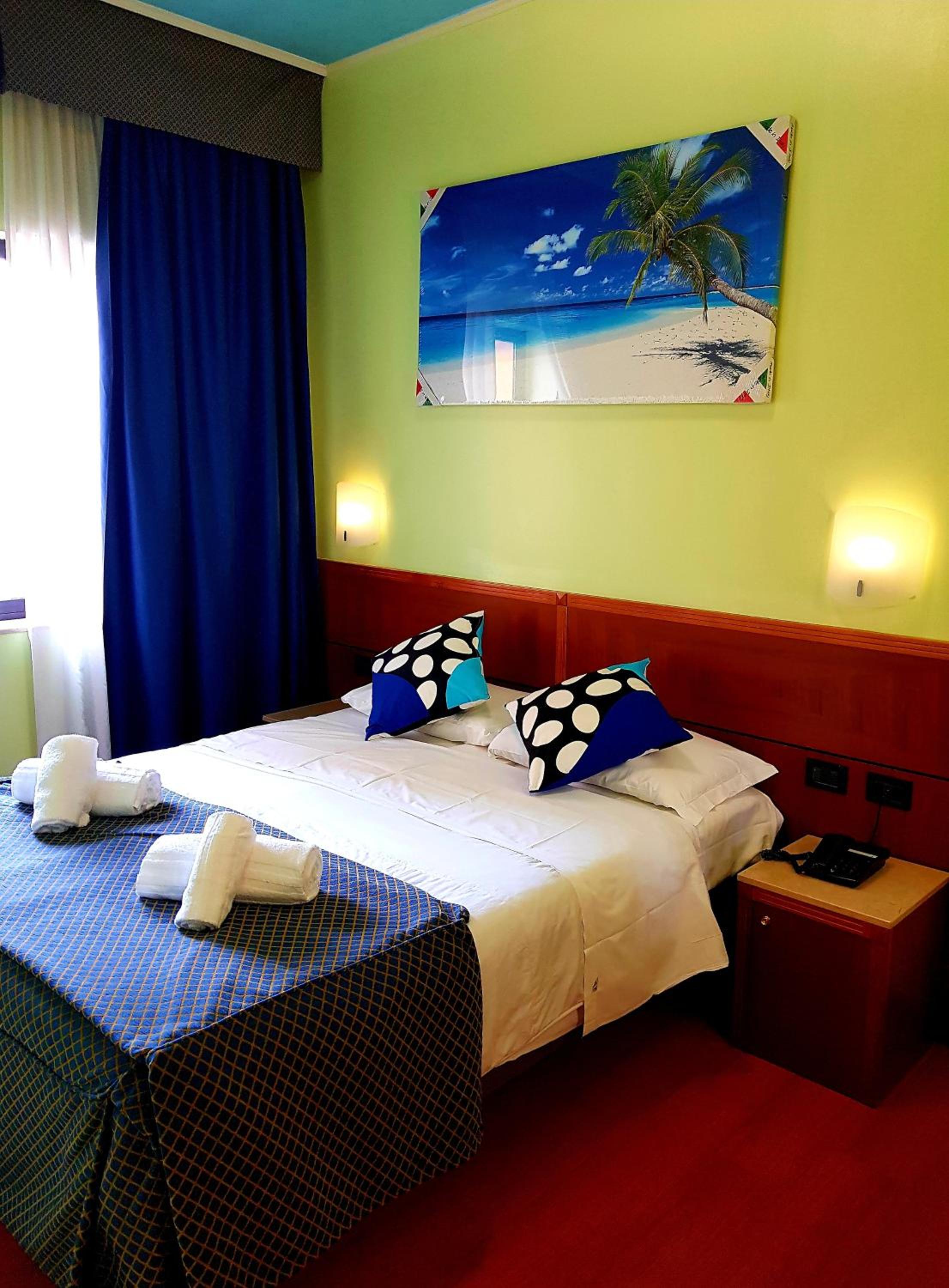 Double or Twin Room - Photo 6