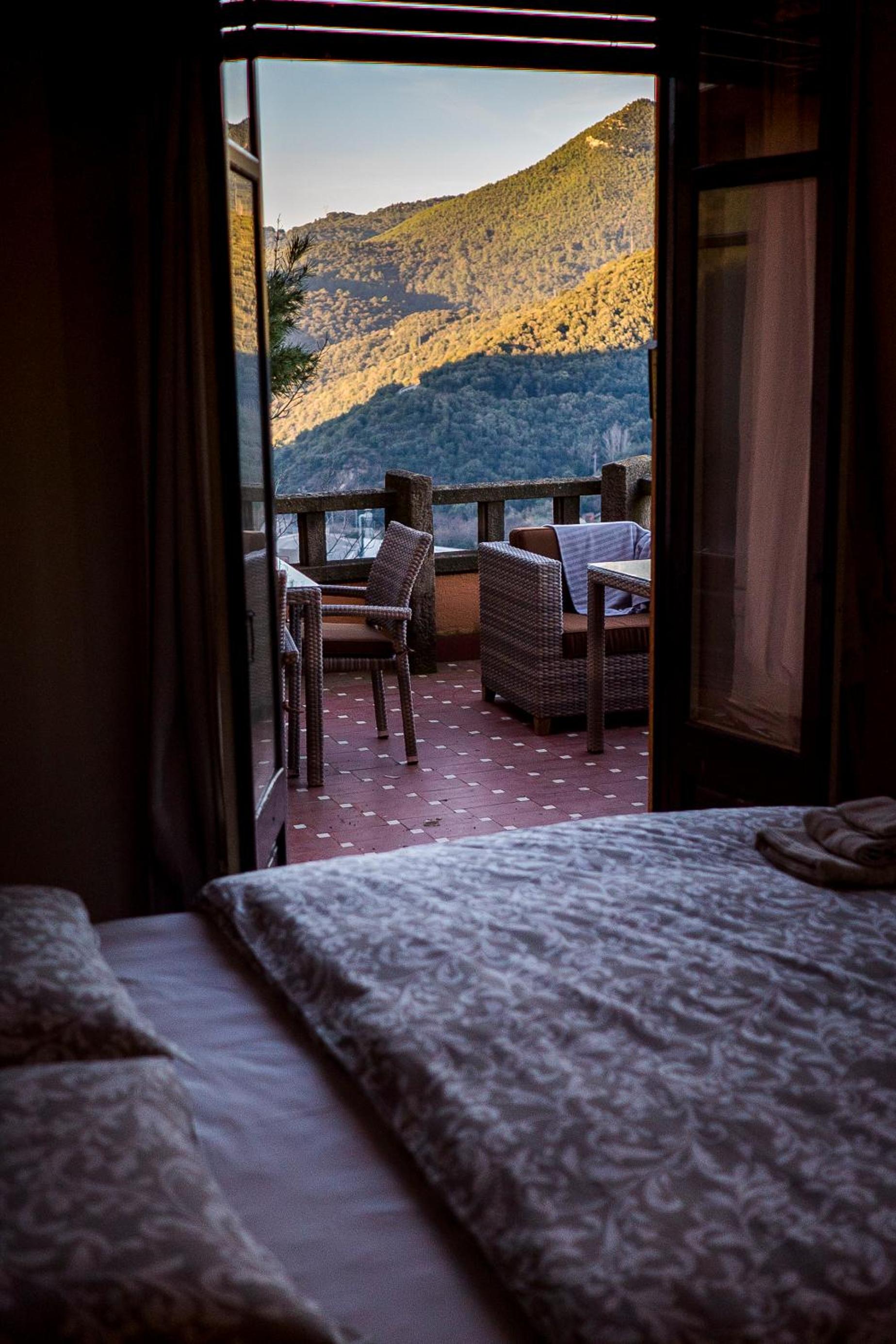 Double Room with Balcony - Photo 18