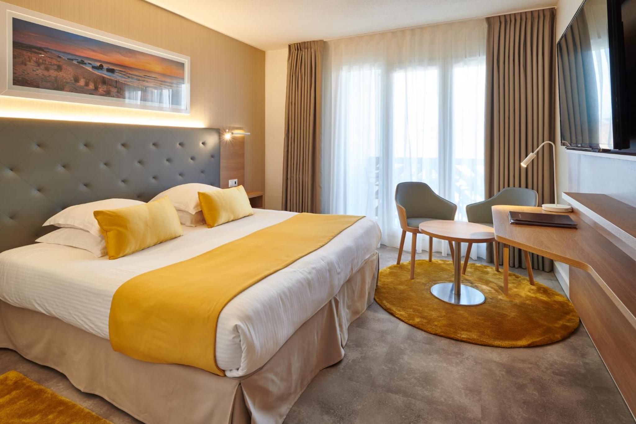 Double Room with Partial Ocean View - Photo 8