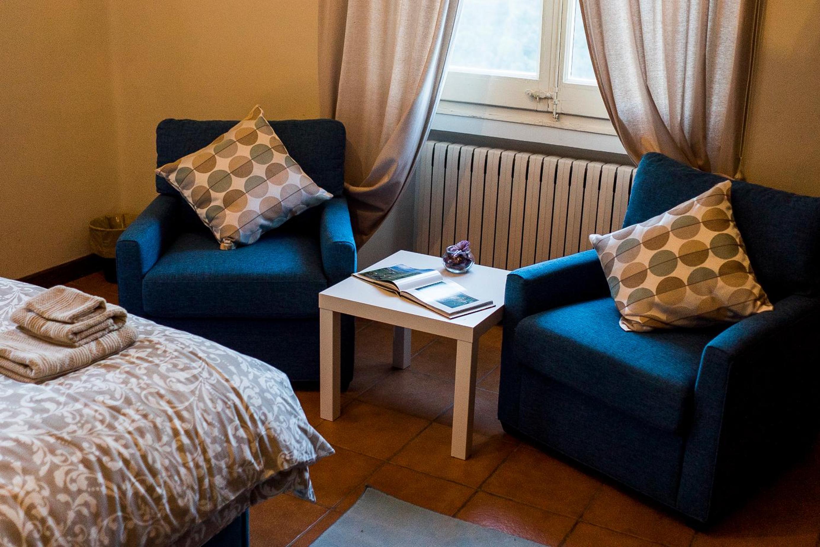 Double Room with Balcony - Photo 4