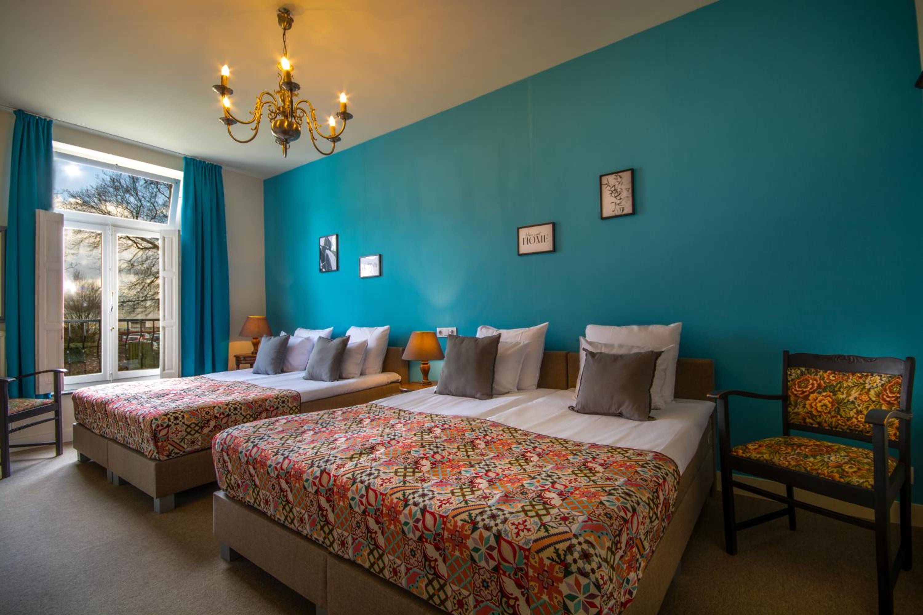Quadruple Room with Private Bathroom photo 1