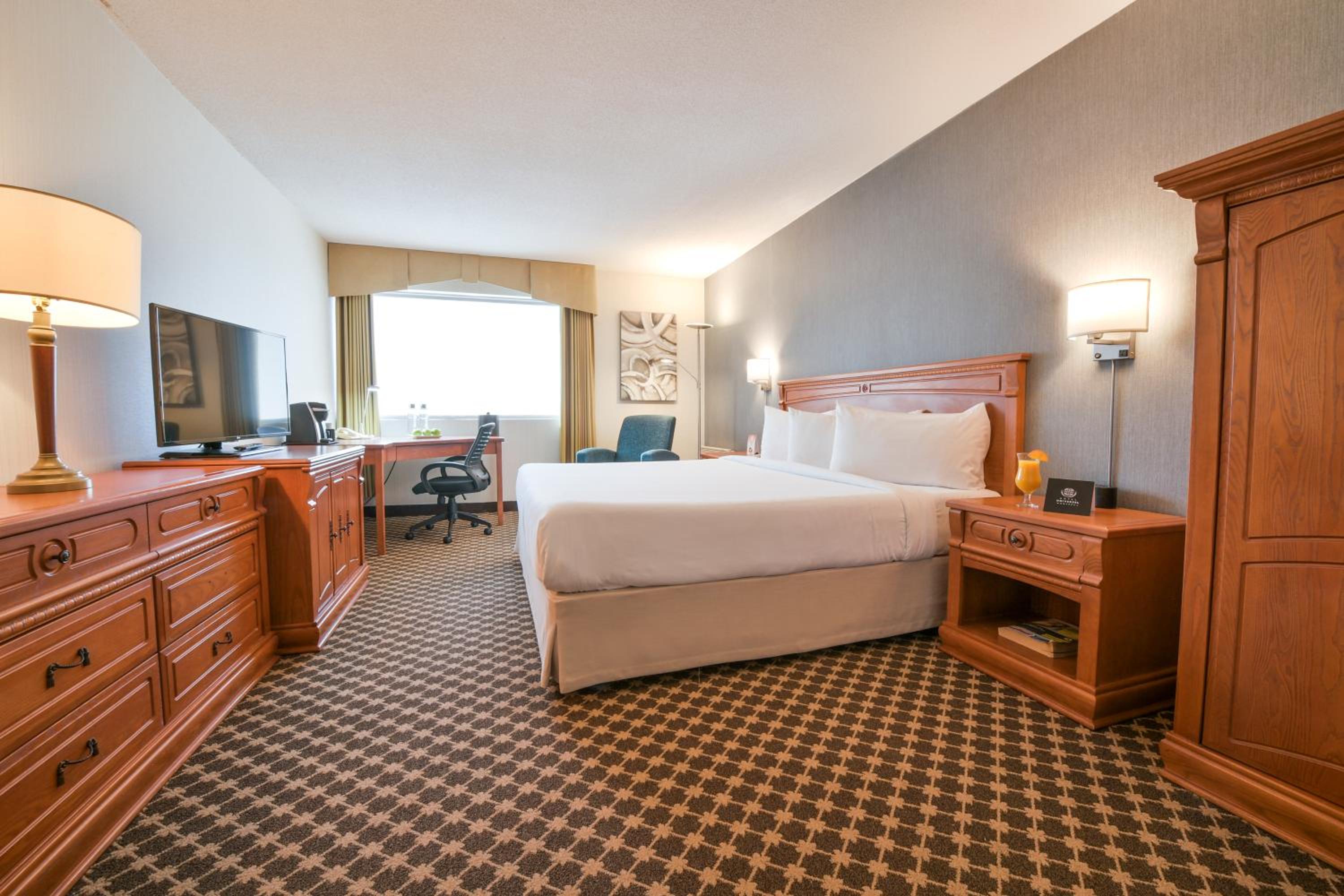 Classic Room with 1 king bed - Photo 4