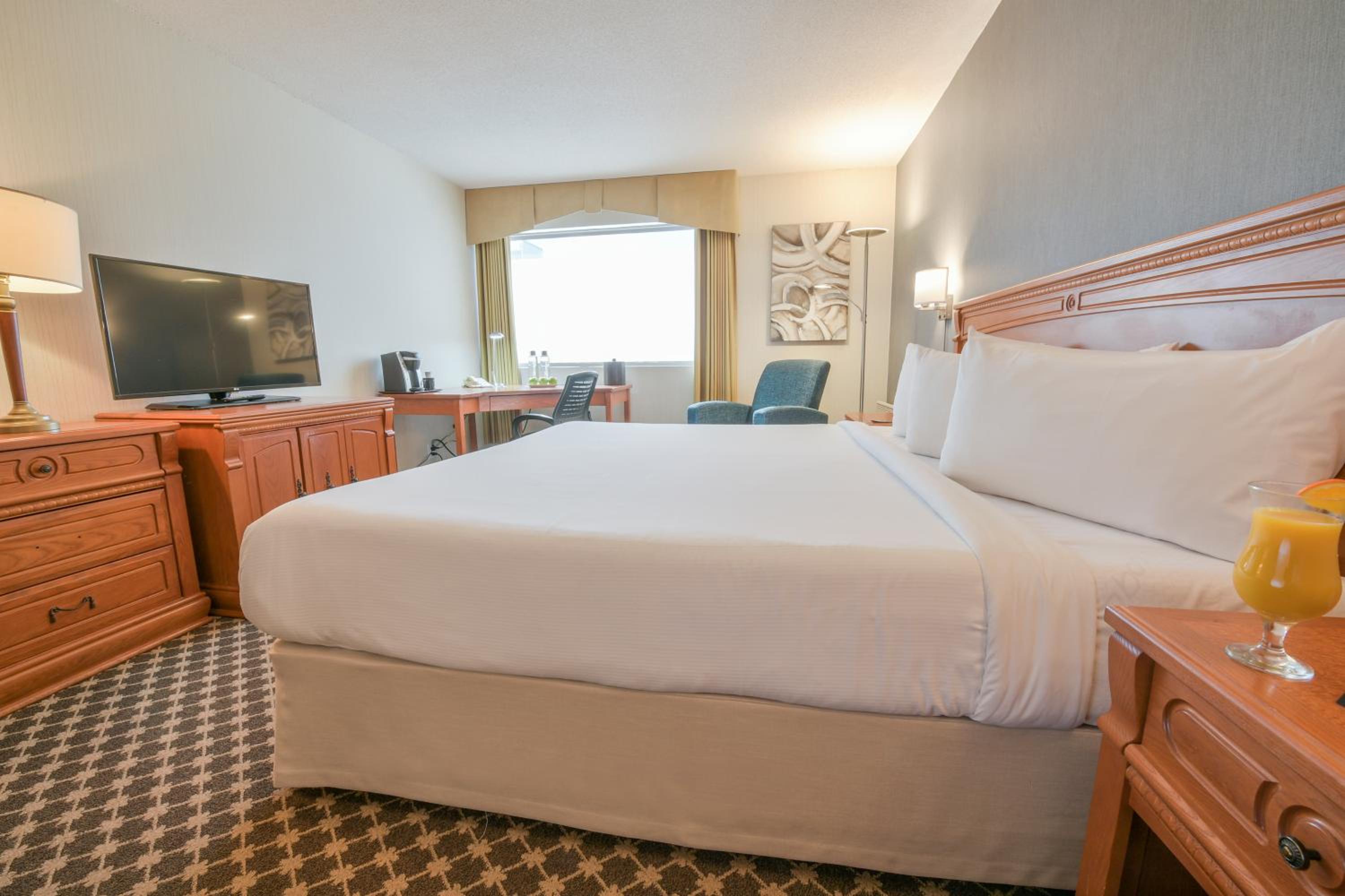 Classic Room with 1 king bed - Photo 3