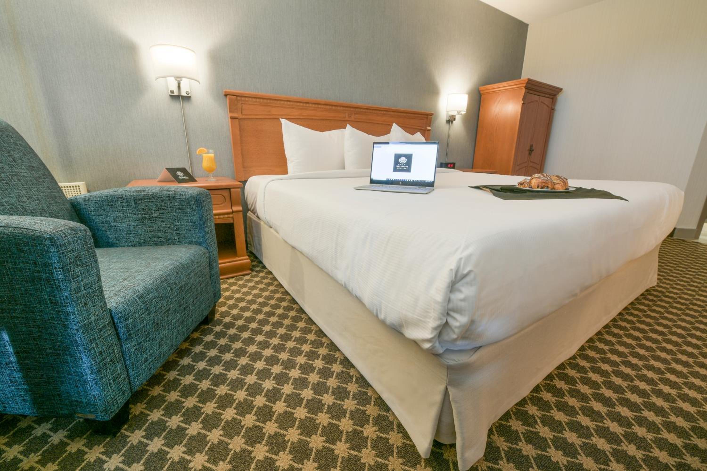 Classic Room with 1 king bed - Photo 1