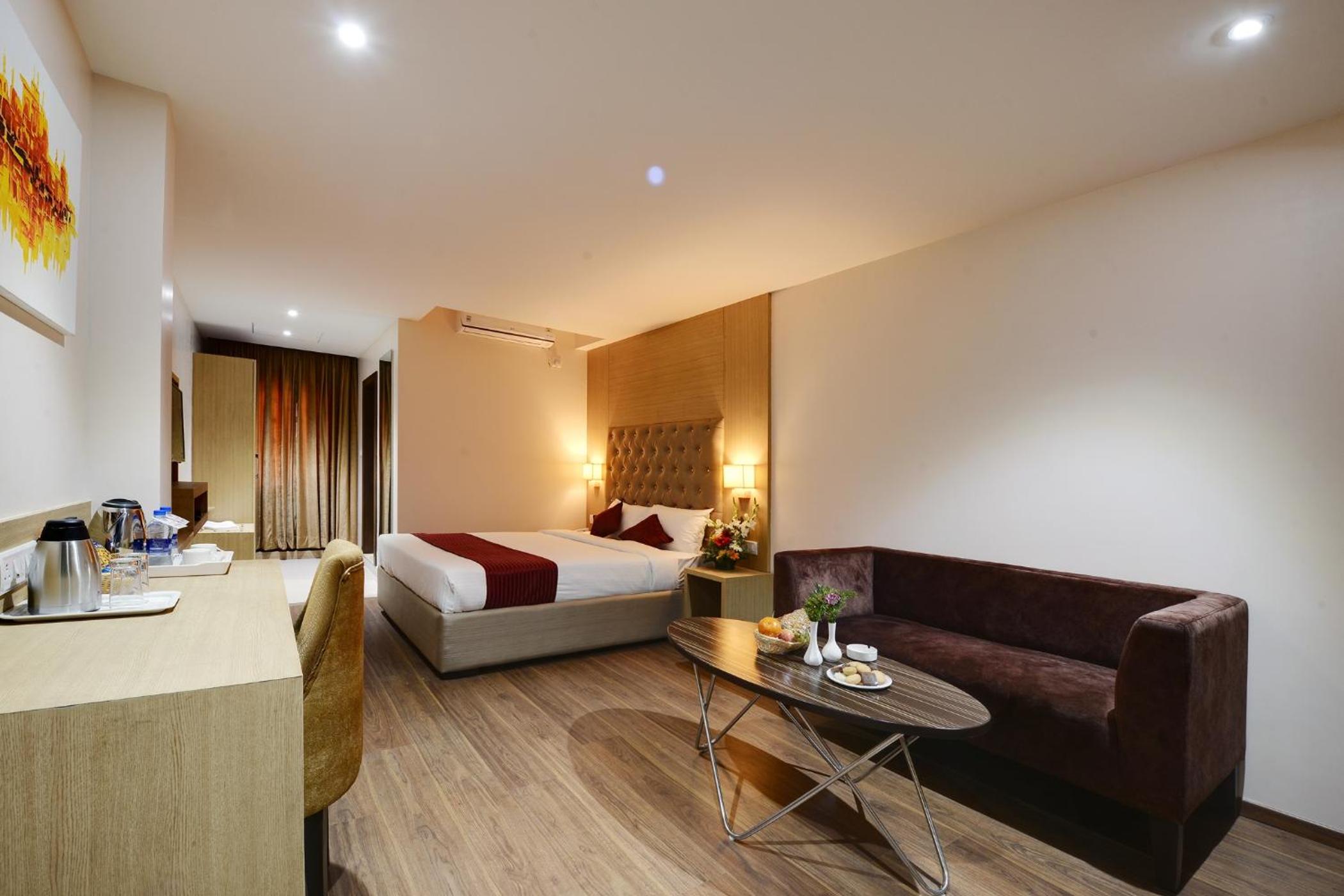 Deluxe Room - Photo 2
