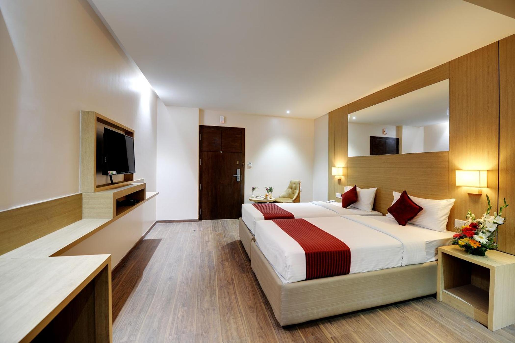 Standard Double or Twin Room - Photo 10