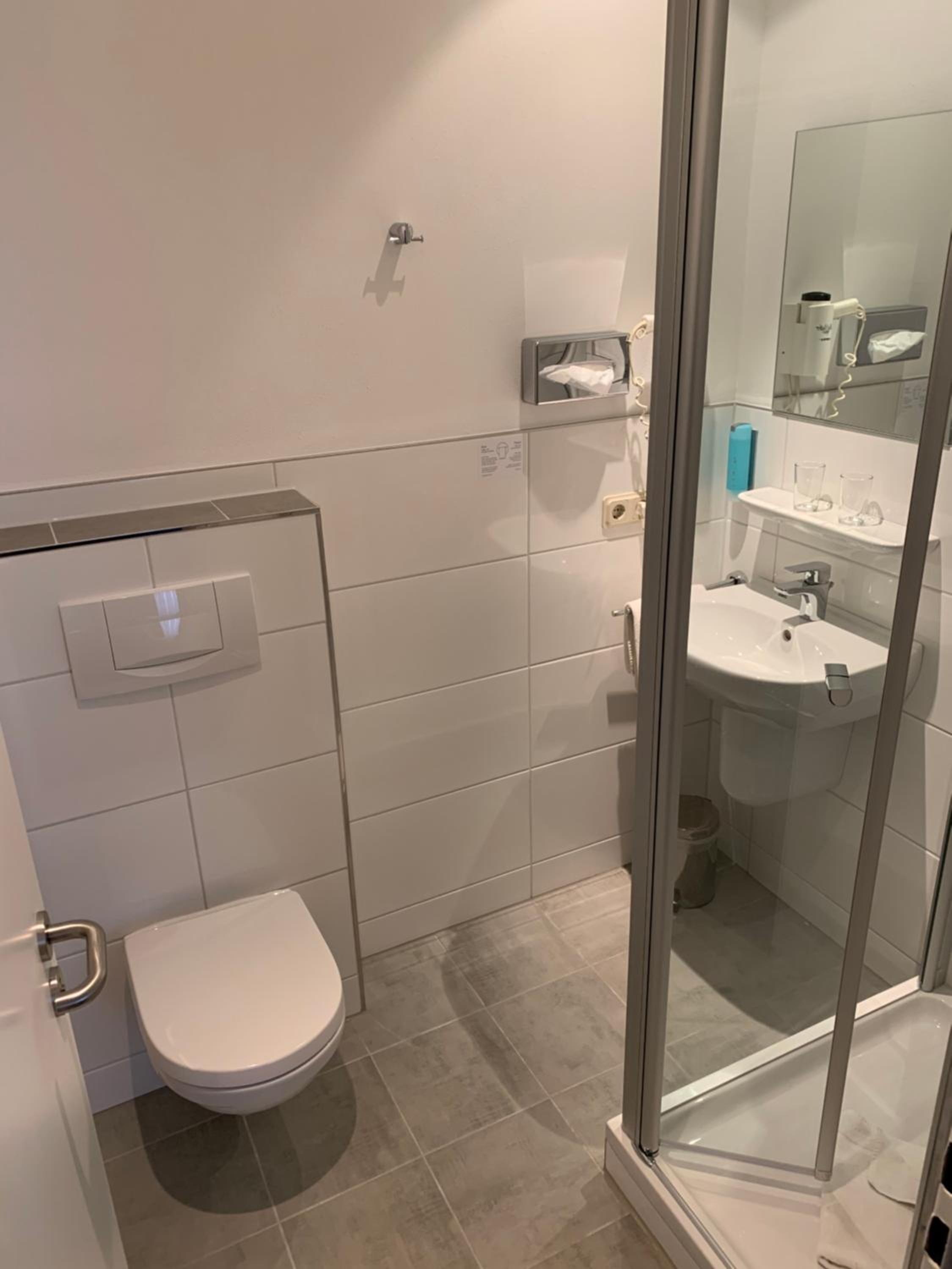 Double Room - Photo 8
