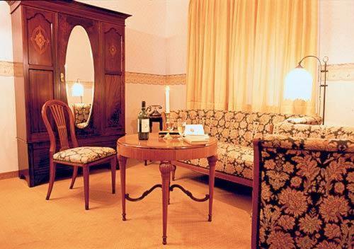 Standard Double Room - Photo 2