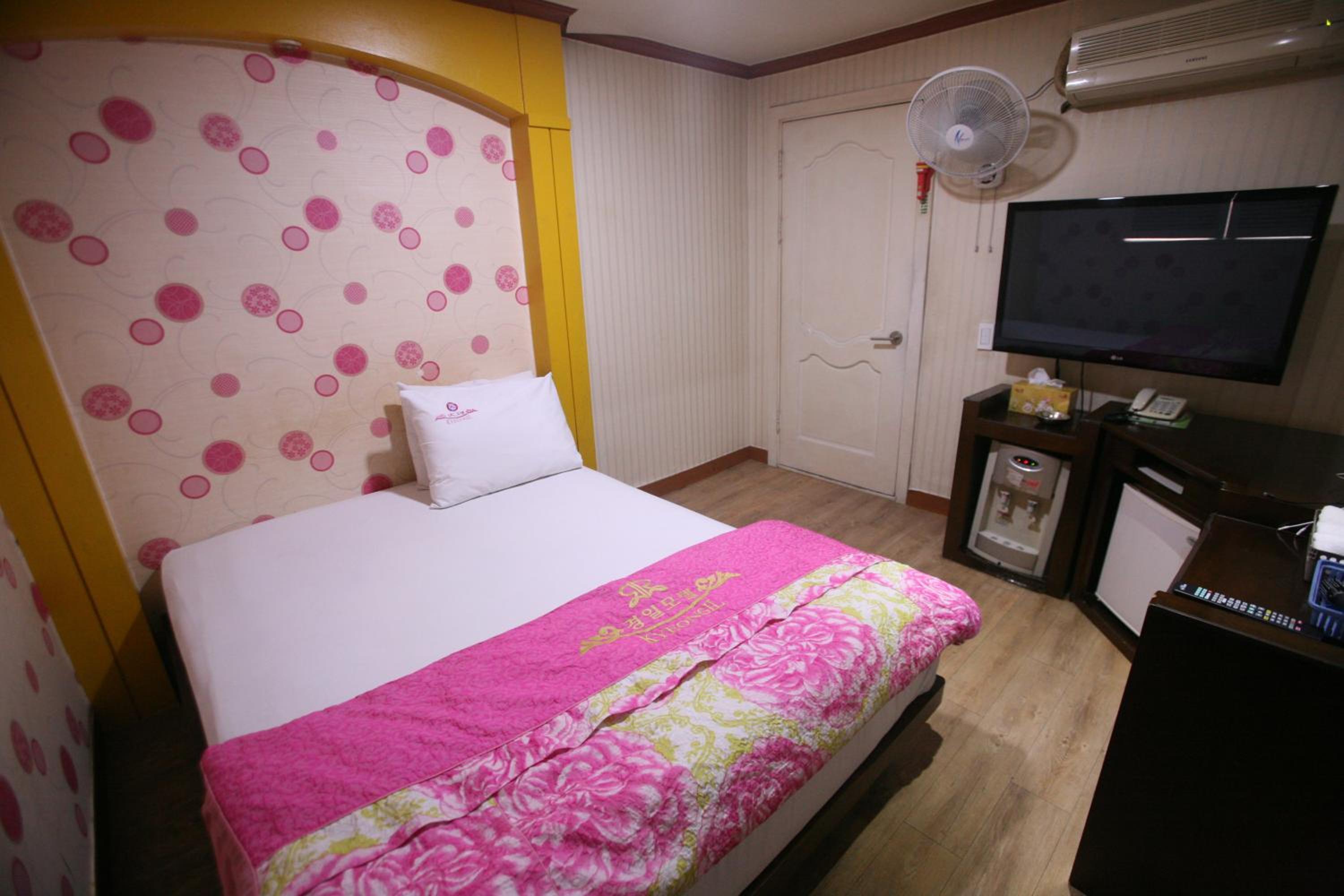 Double Room - Photo 6