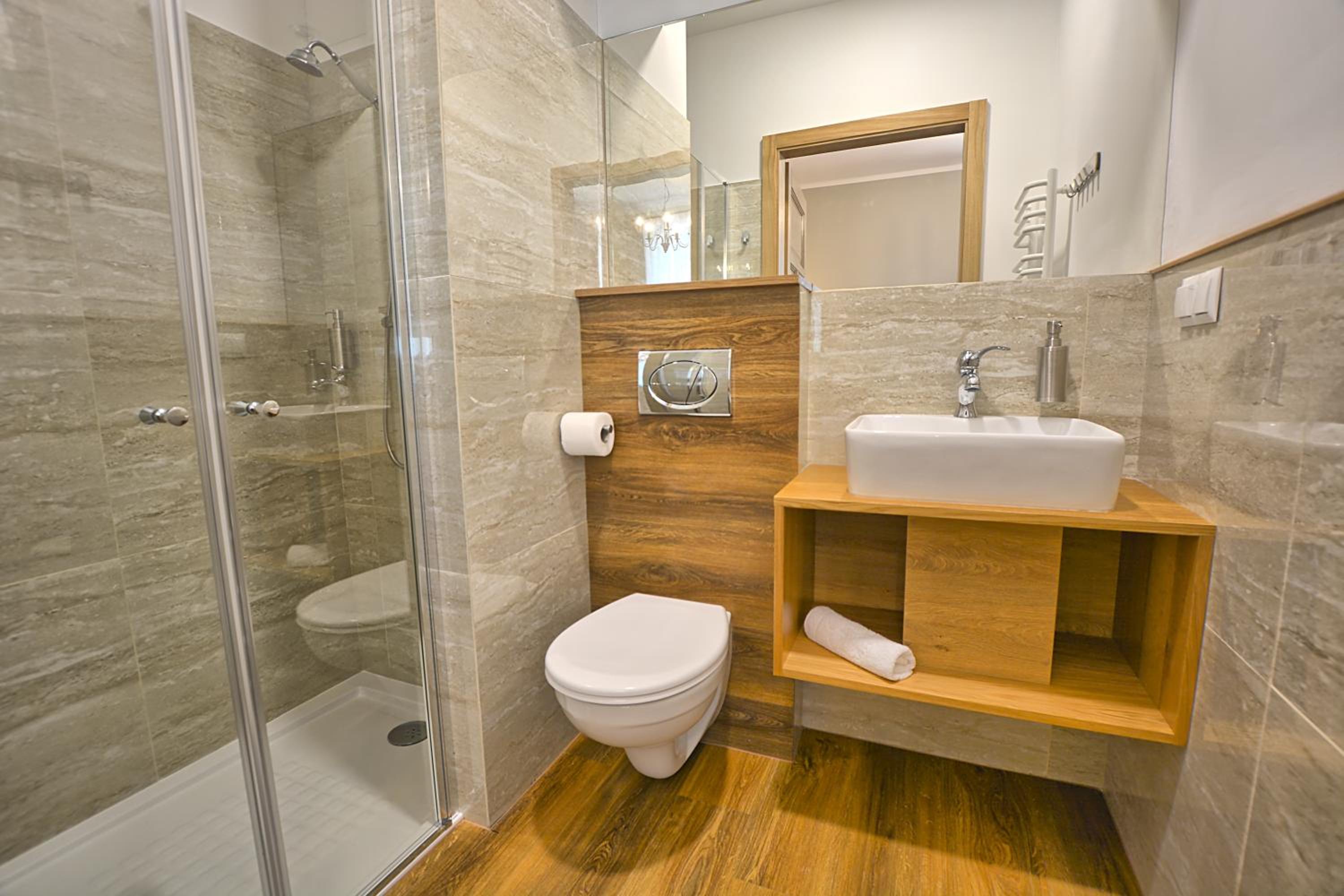 Large Twin Room - Photo 3