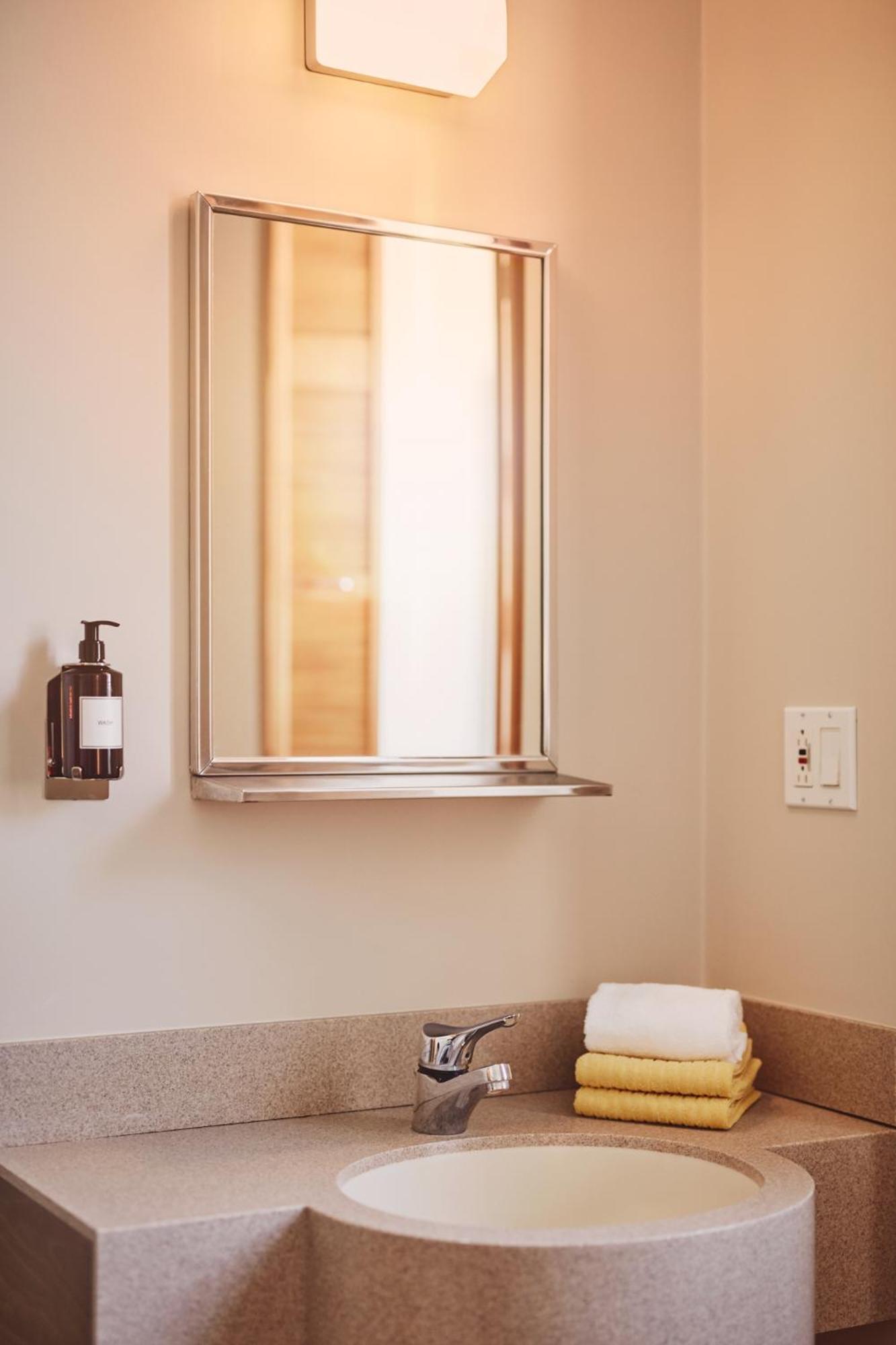 Double Room with Shared Bathroom photo 3