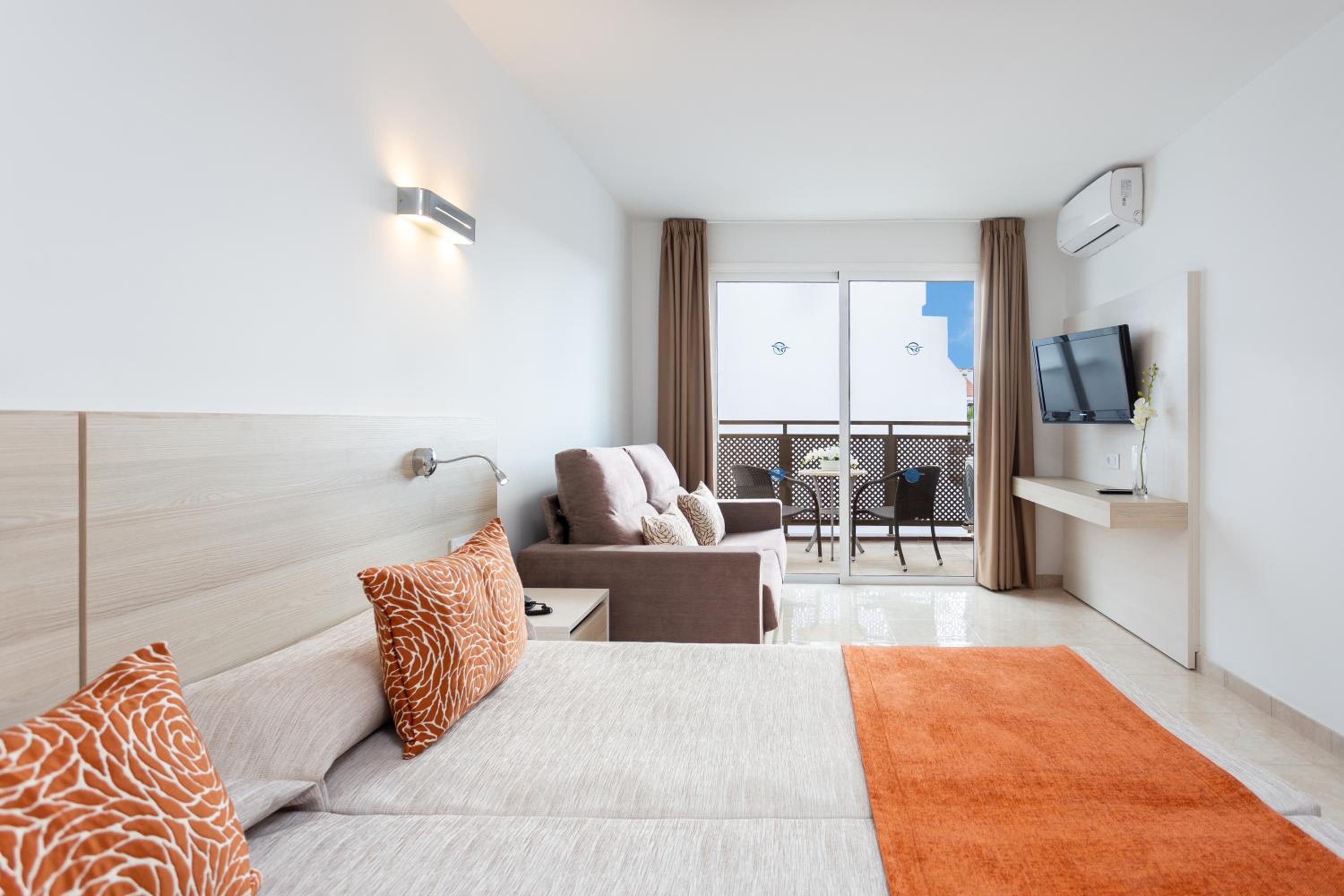 Studio (1 Adult)