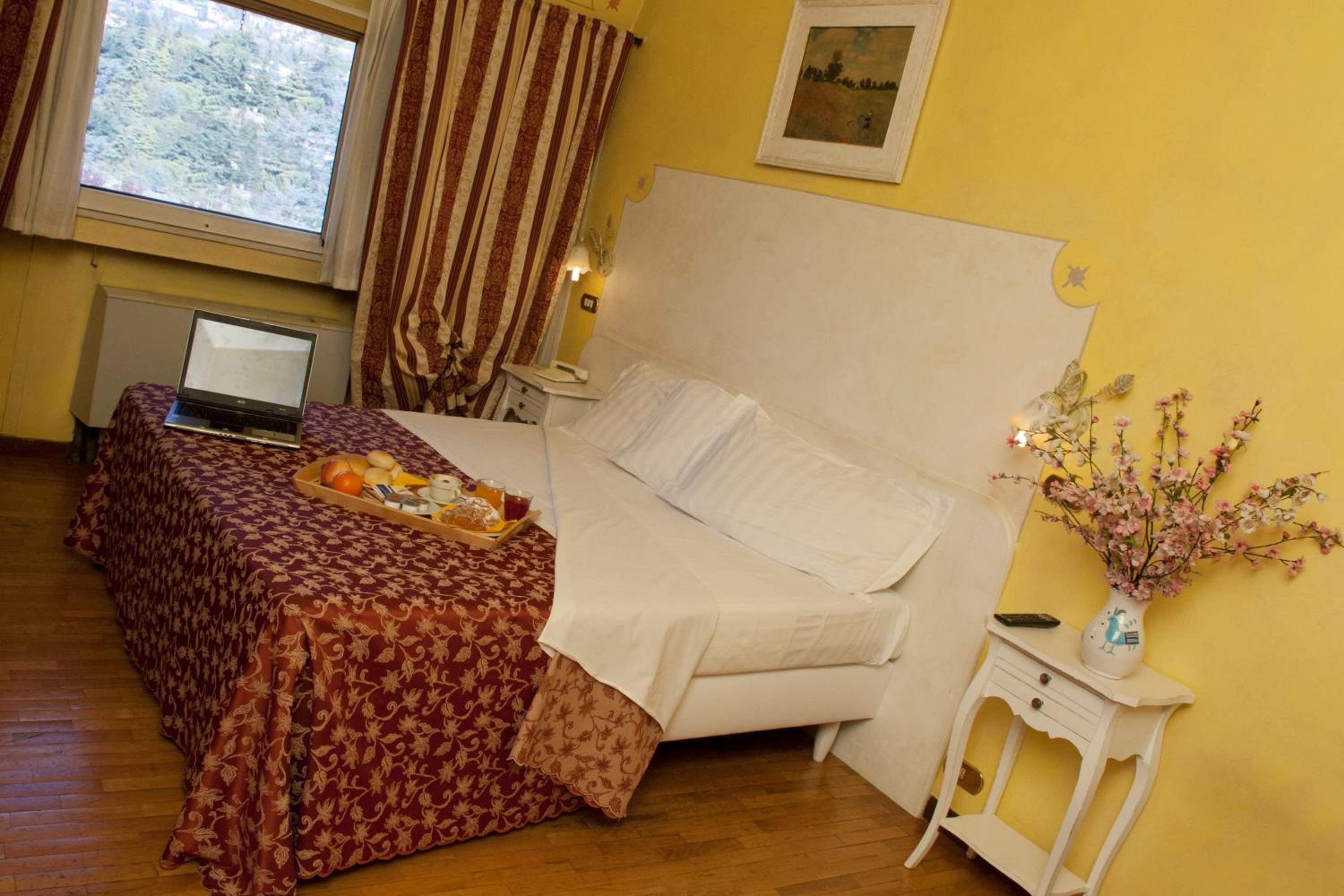 Double Room - Photo 6