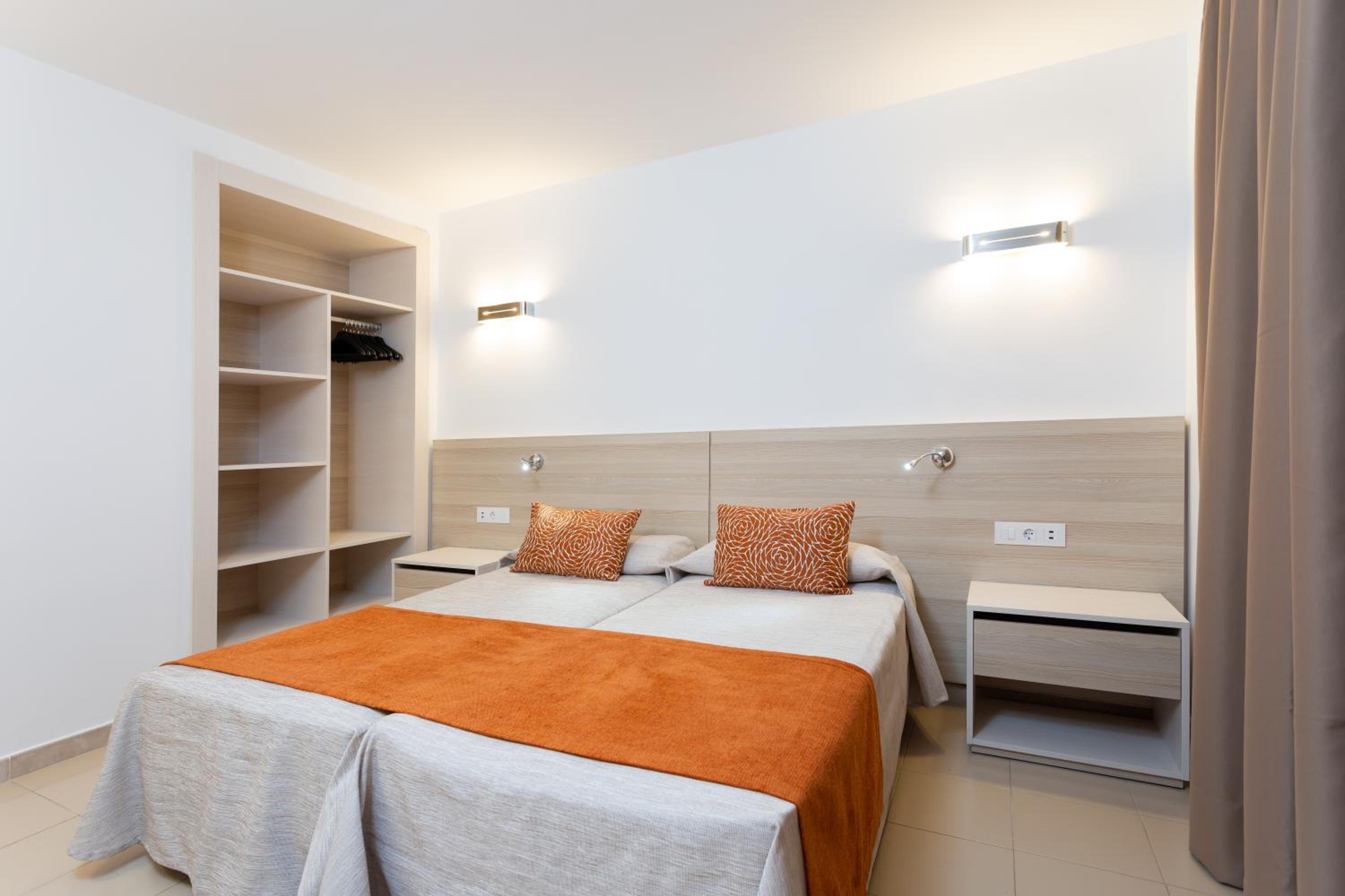 One-Bedroom Apartment (2 Adults + 2 Children)