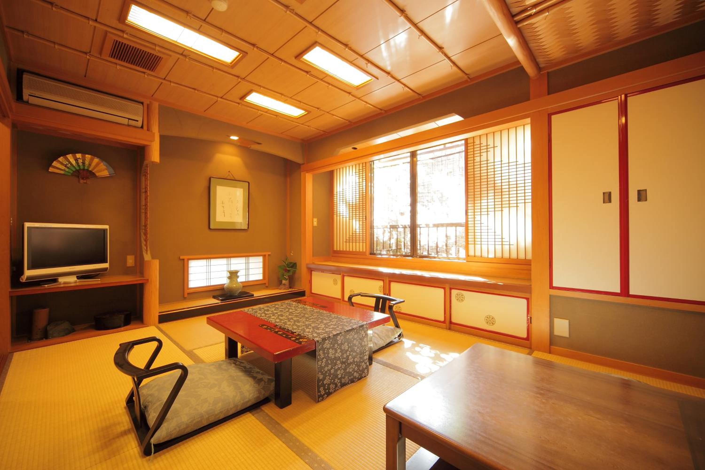 Japanese-Style Single Room with Shared Bathroom (One Adult Only) photo 3