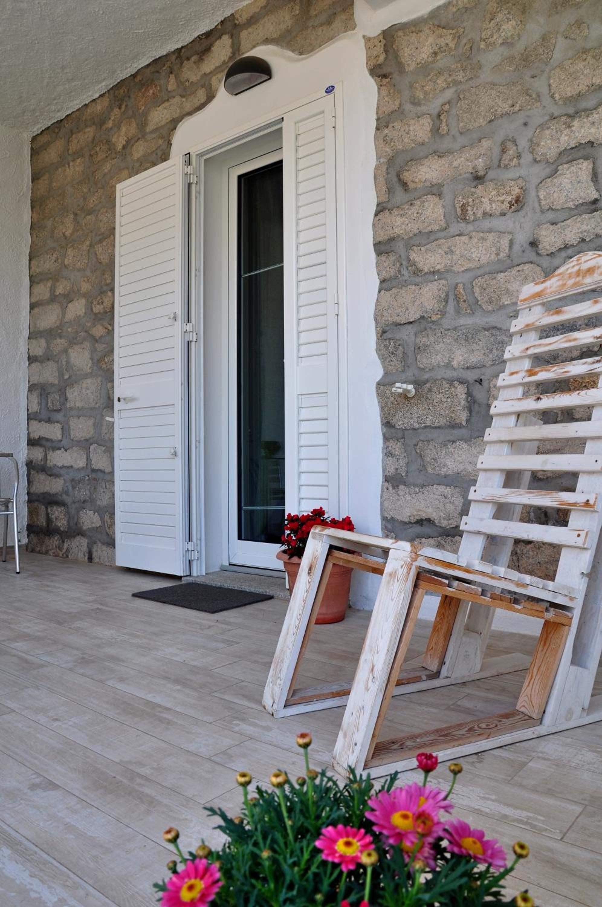 Double Room with Patio - Photo 36