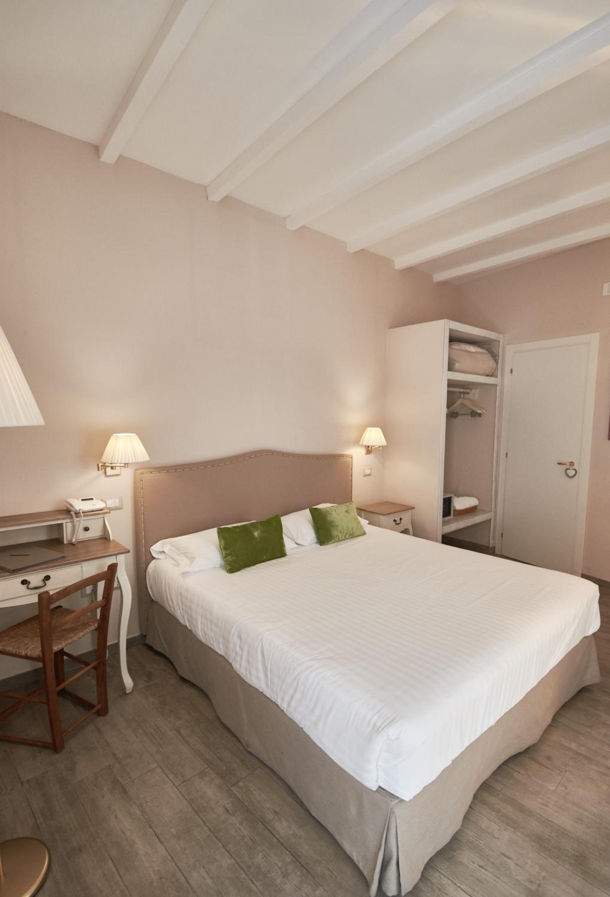 Superior Double Room photo 2