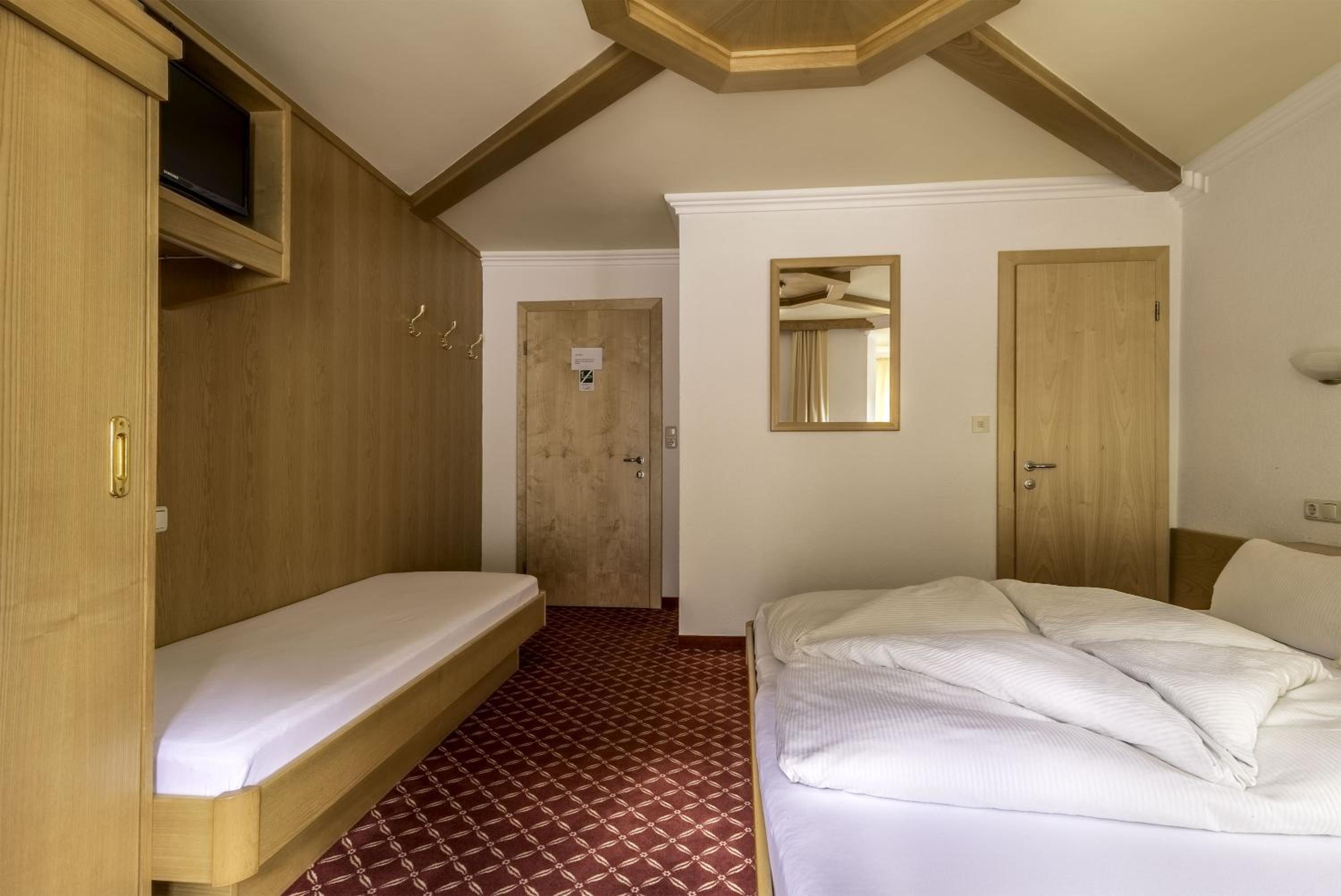 Comfort Triple Room photo 3