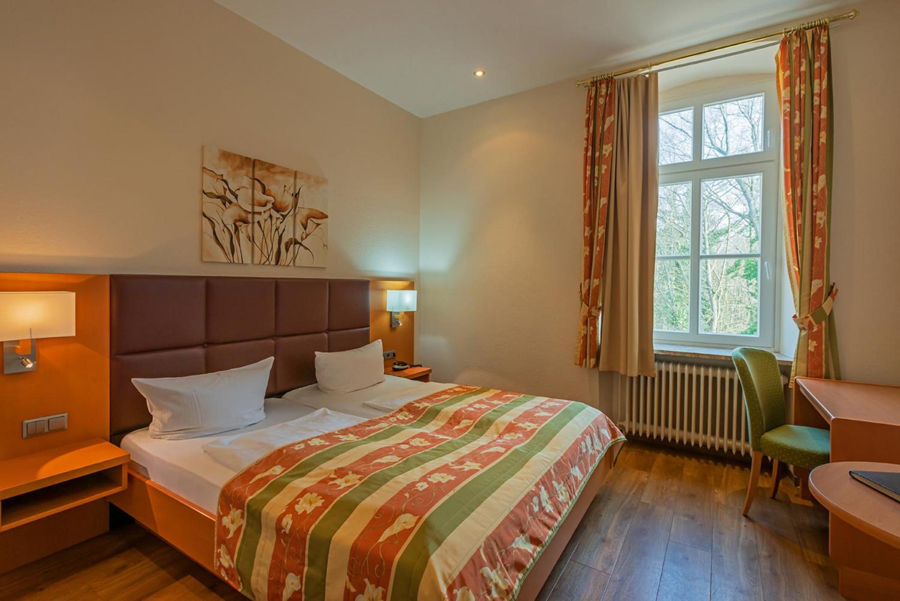 Business Double Room - Photo 11