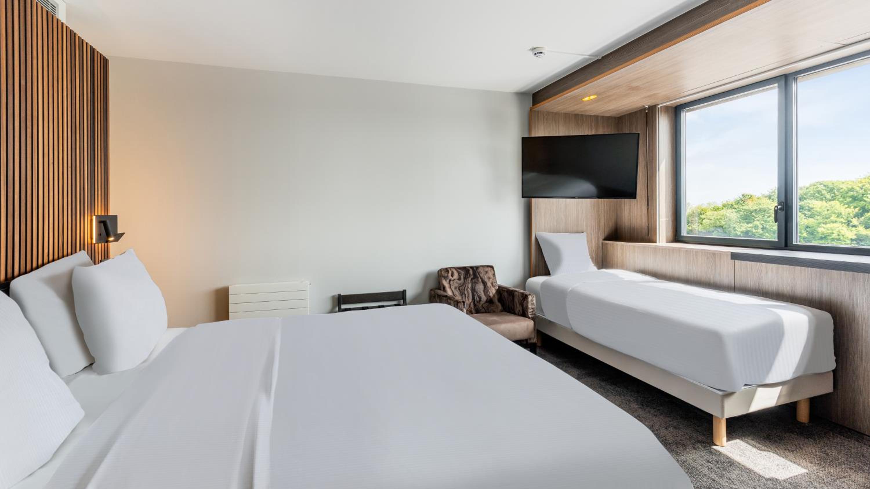 Triple Superior Room with One Queen Bed and One Single Bed Triple Superior Room with One Queen Bed and One Single Bed