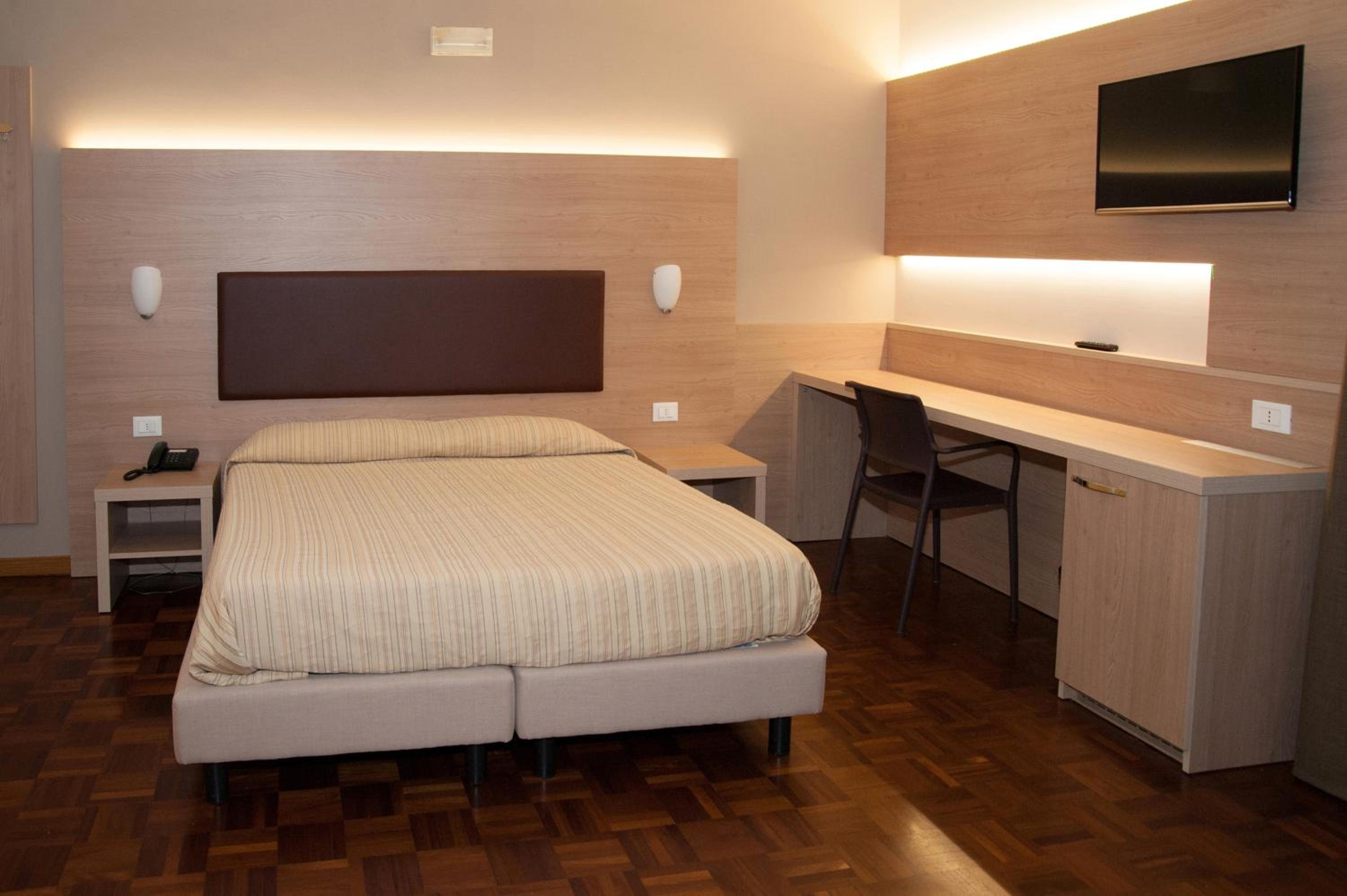Double Room - Photo 2