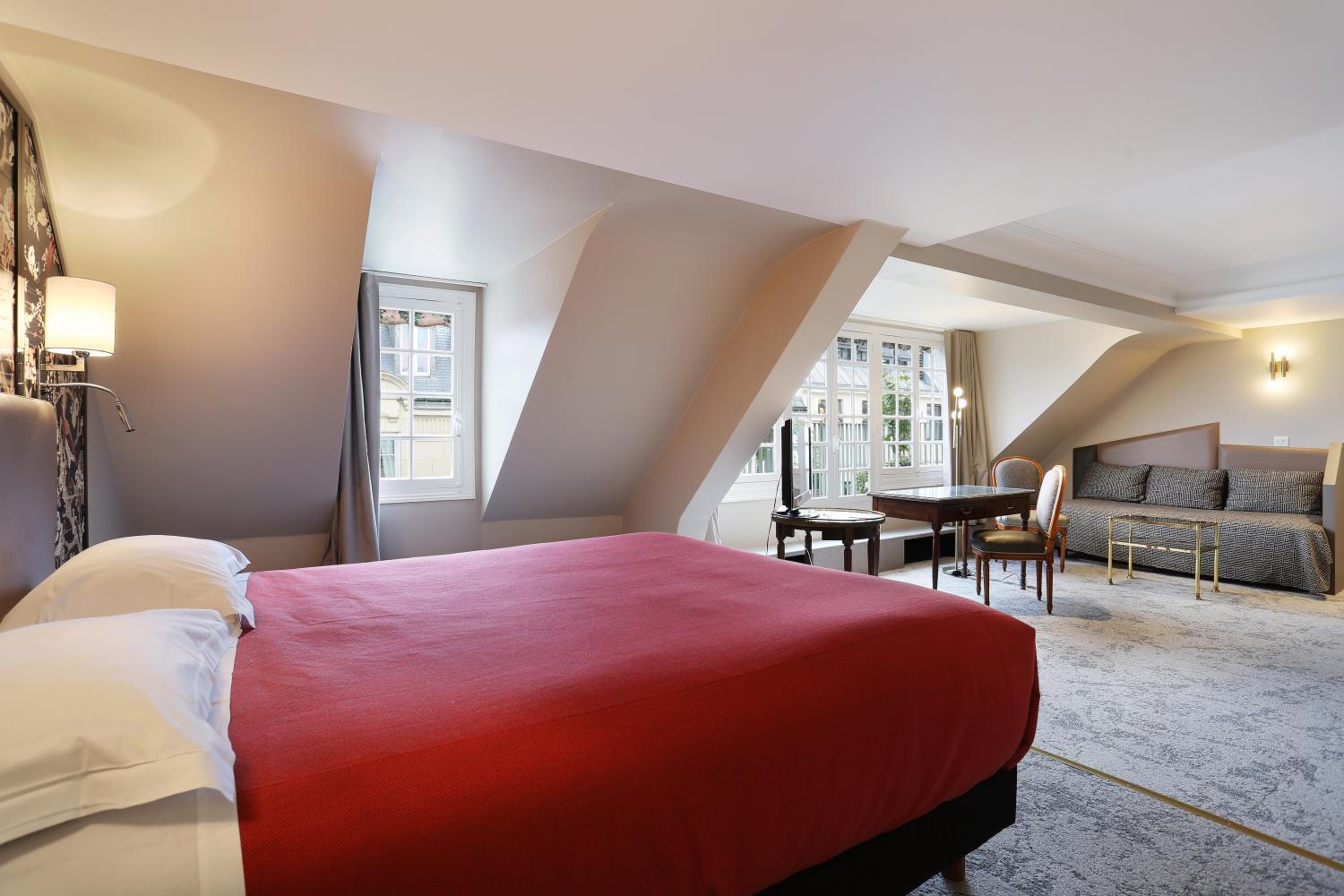 Suite with Balcony photo 3