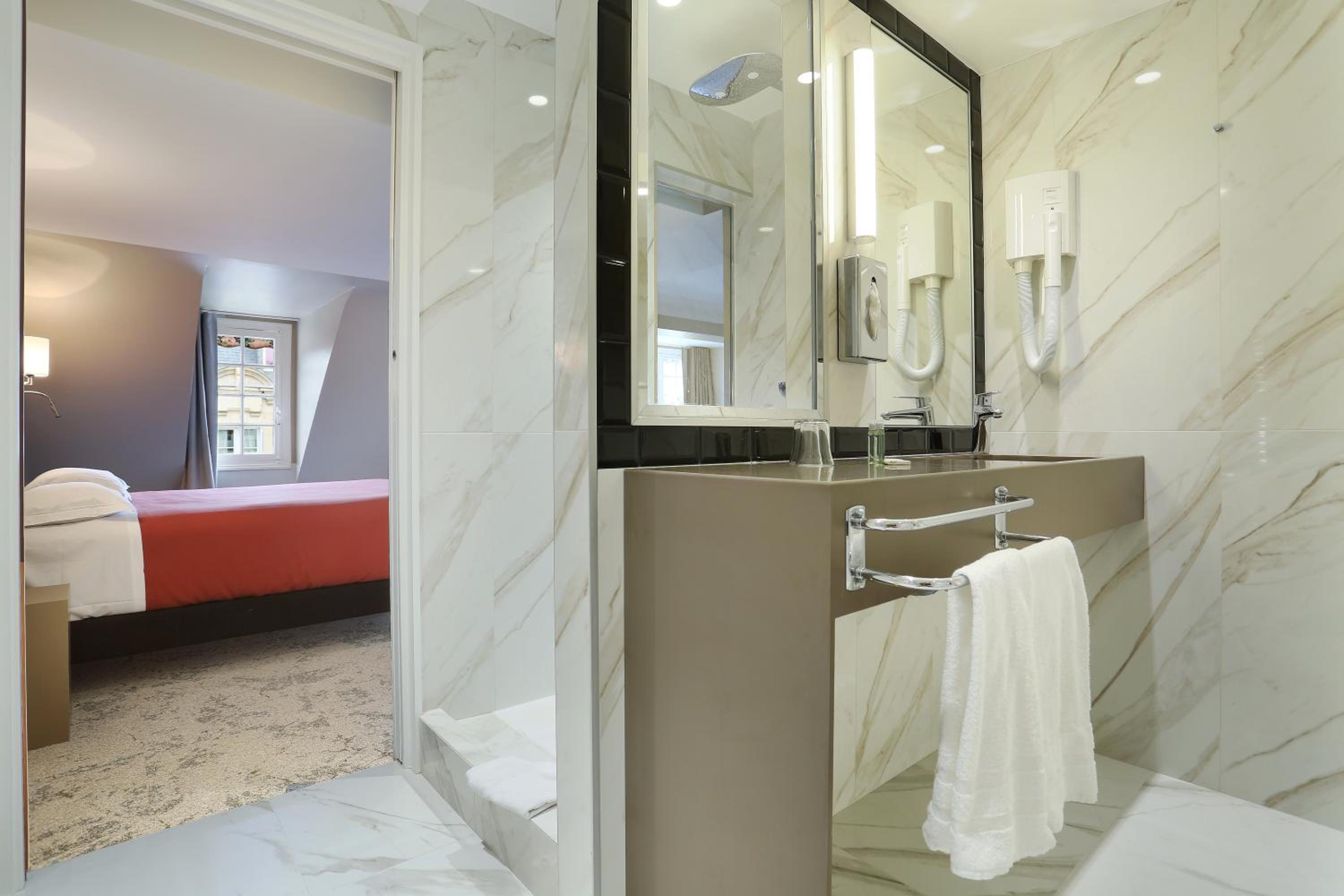 Suite with Balcony photo 3