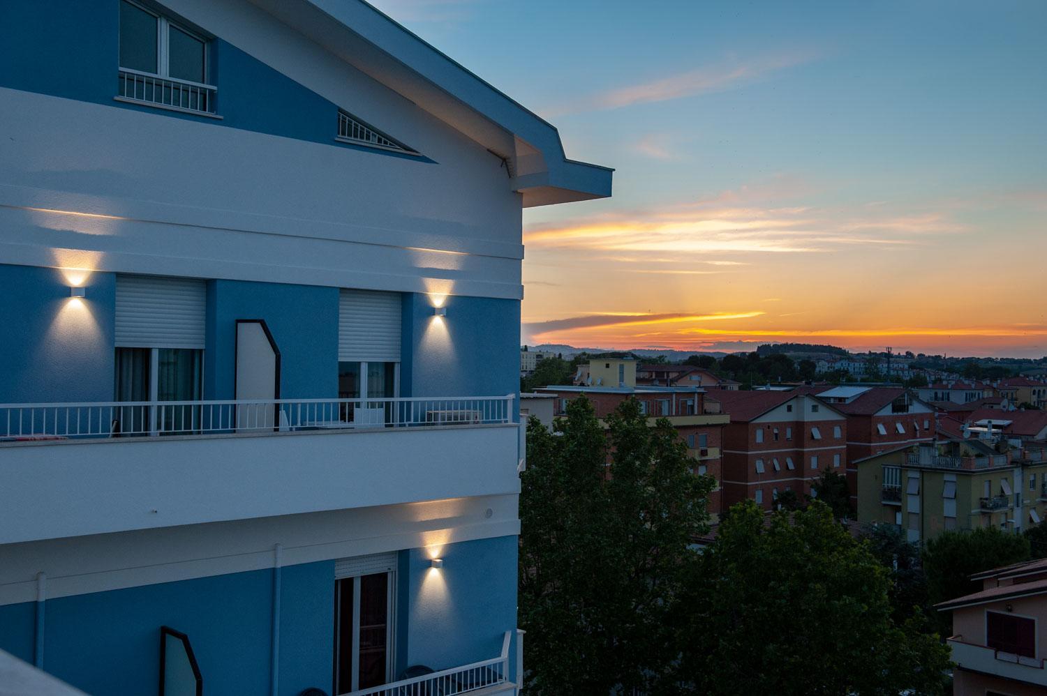 Double Room with Sea View - Photo 2