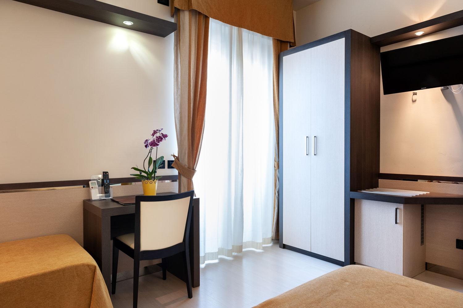 Quadruple Room - Photo 1