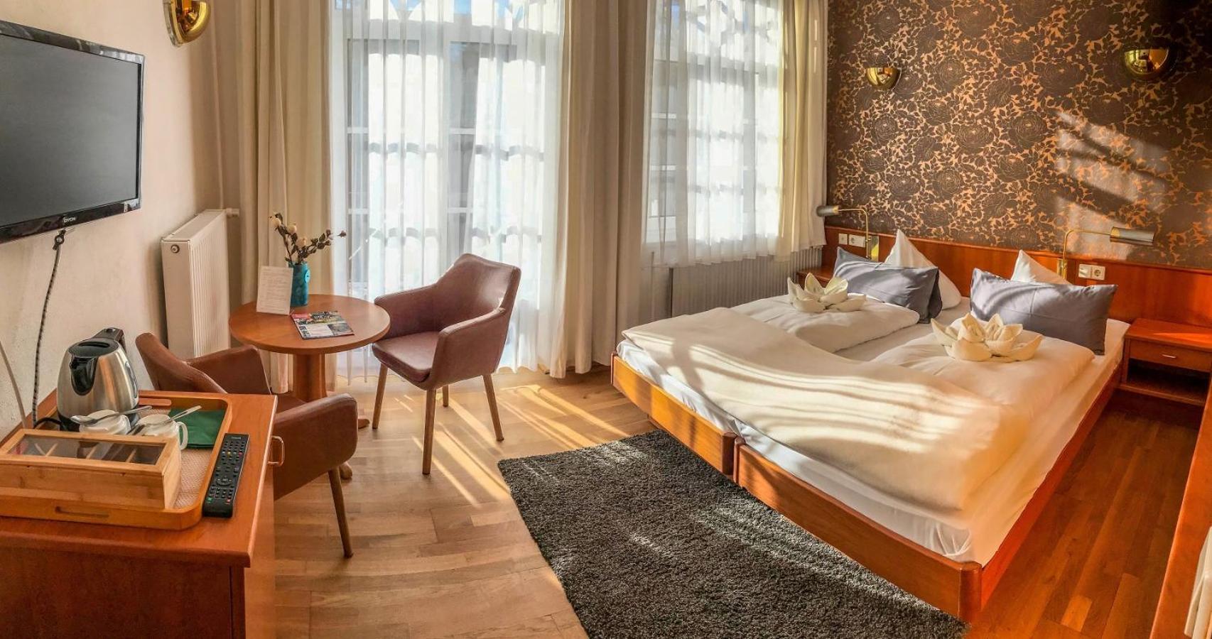 Double Room - Photo 8