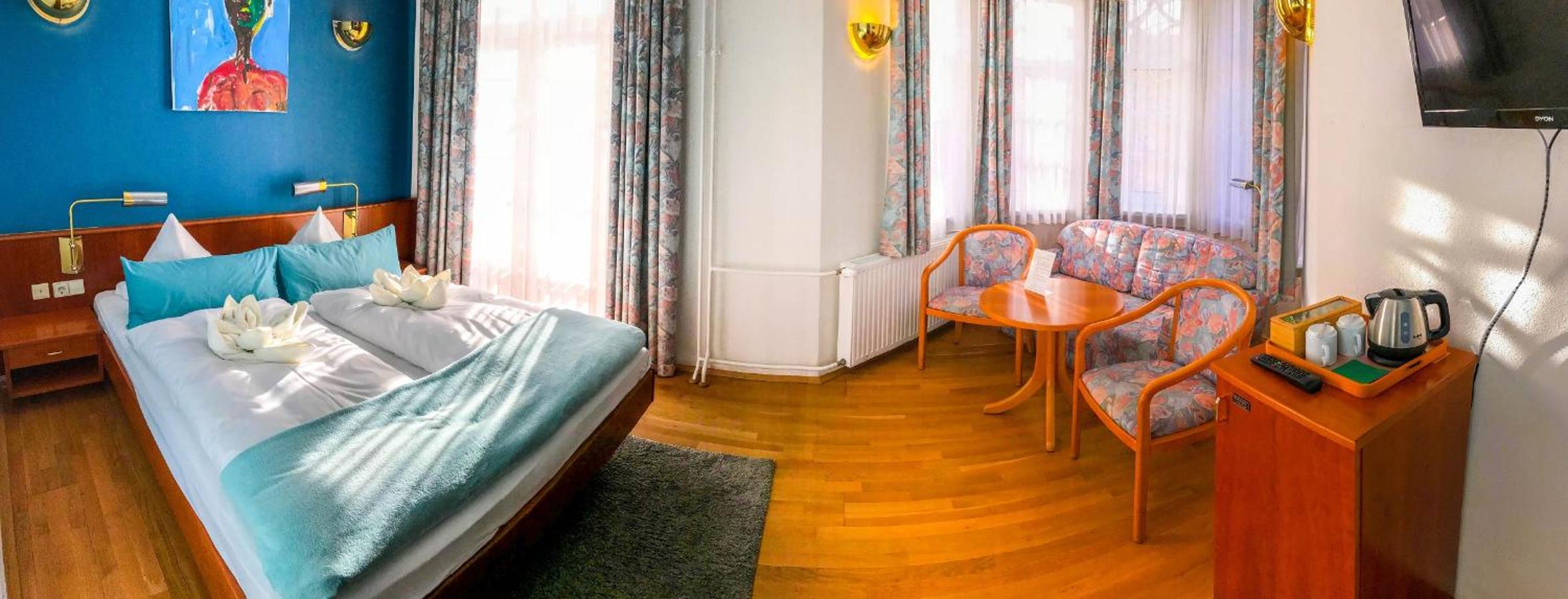 Double Room - Photo 6