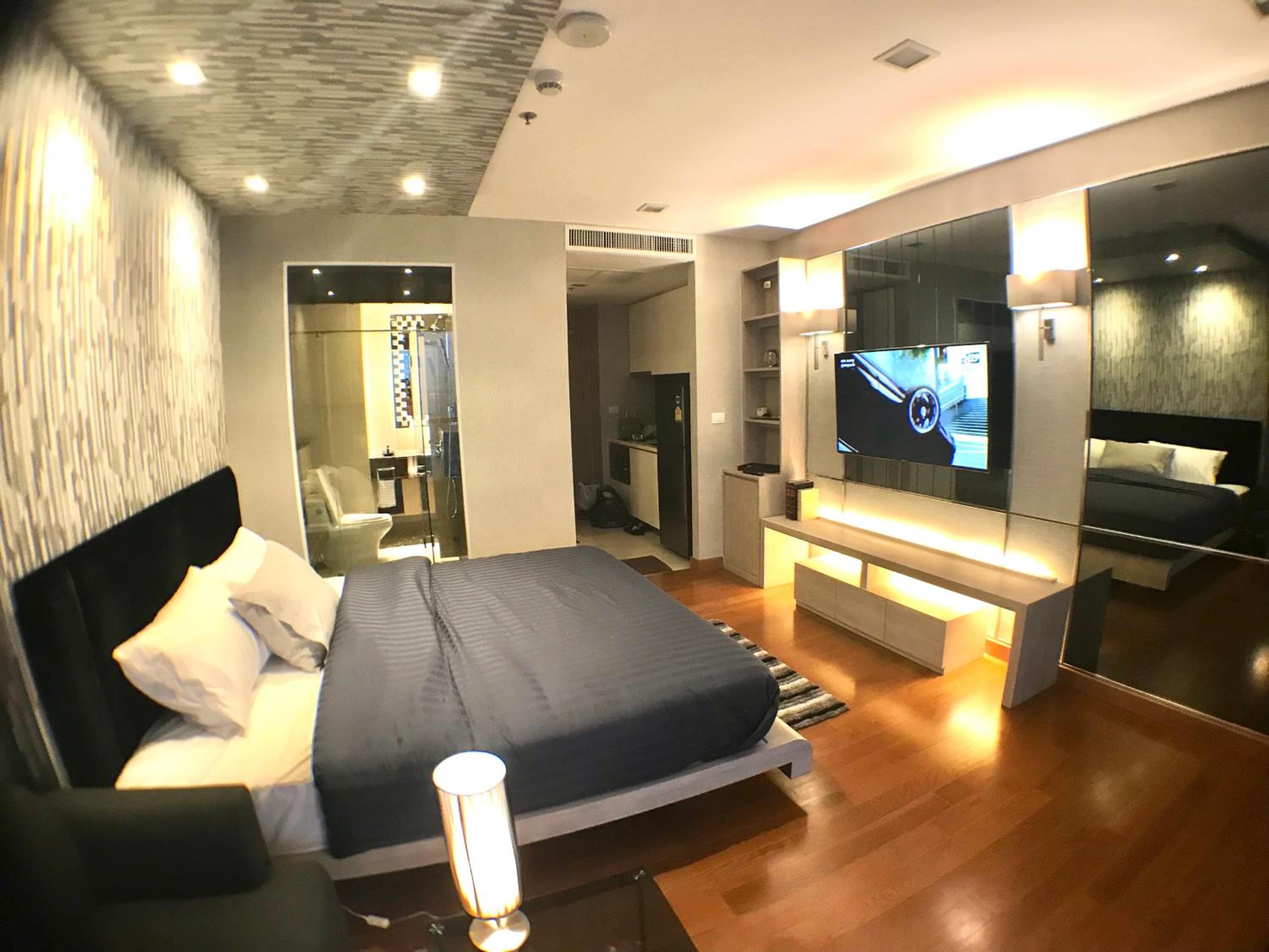 Apartment photo 1