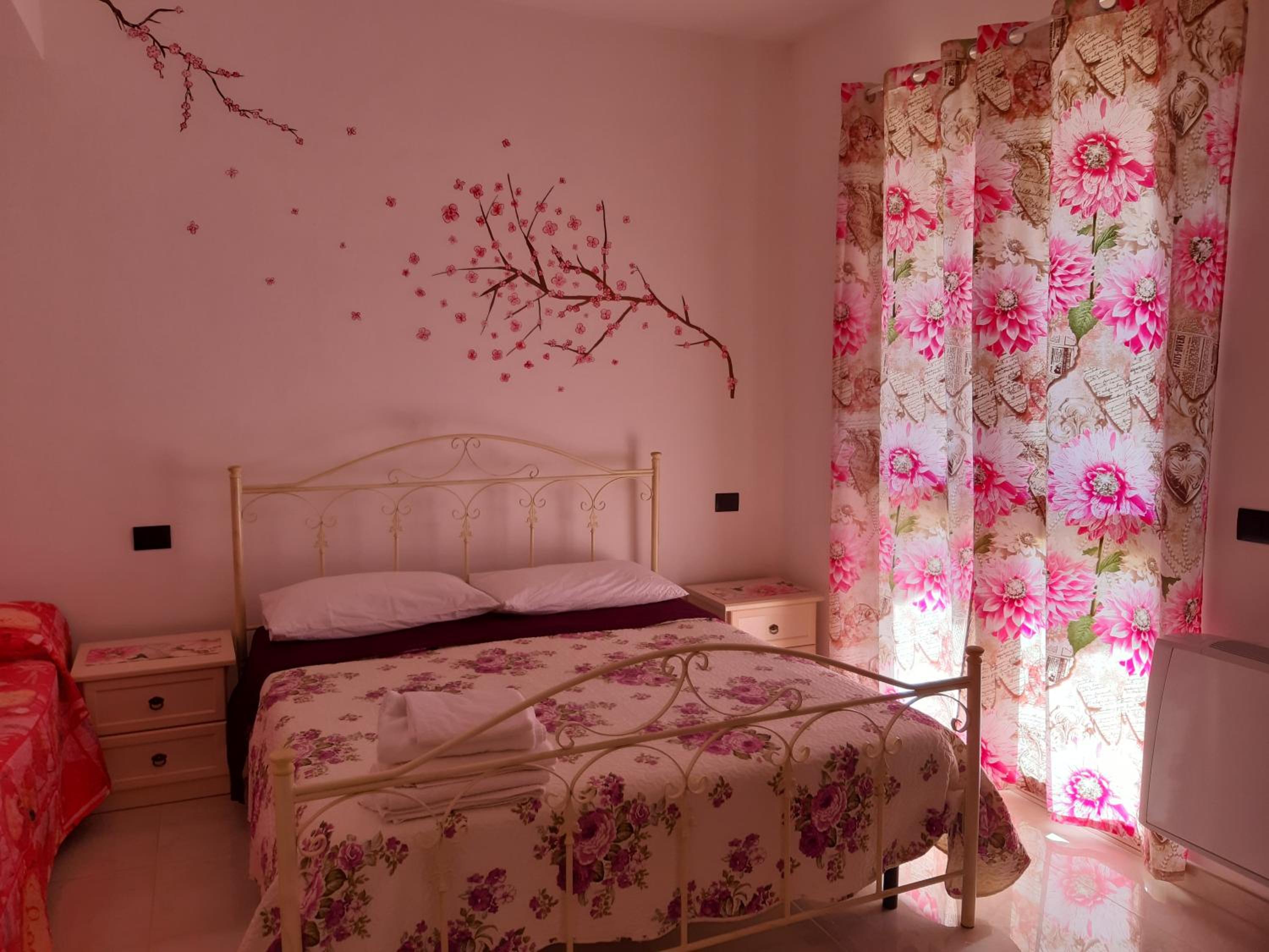 Double Room - Photo 5