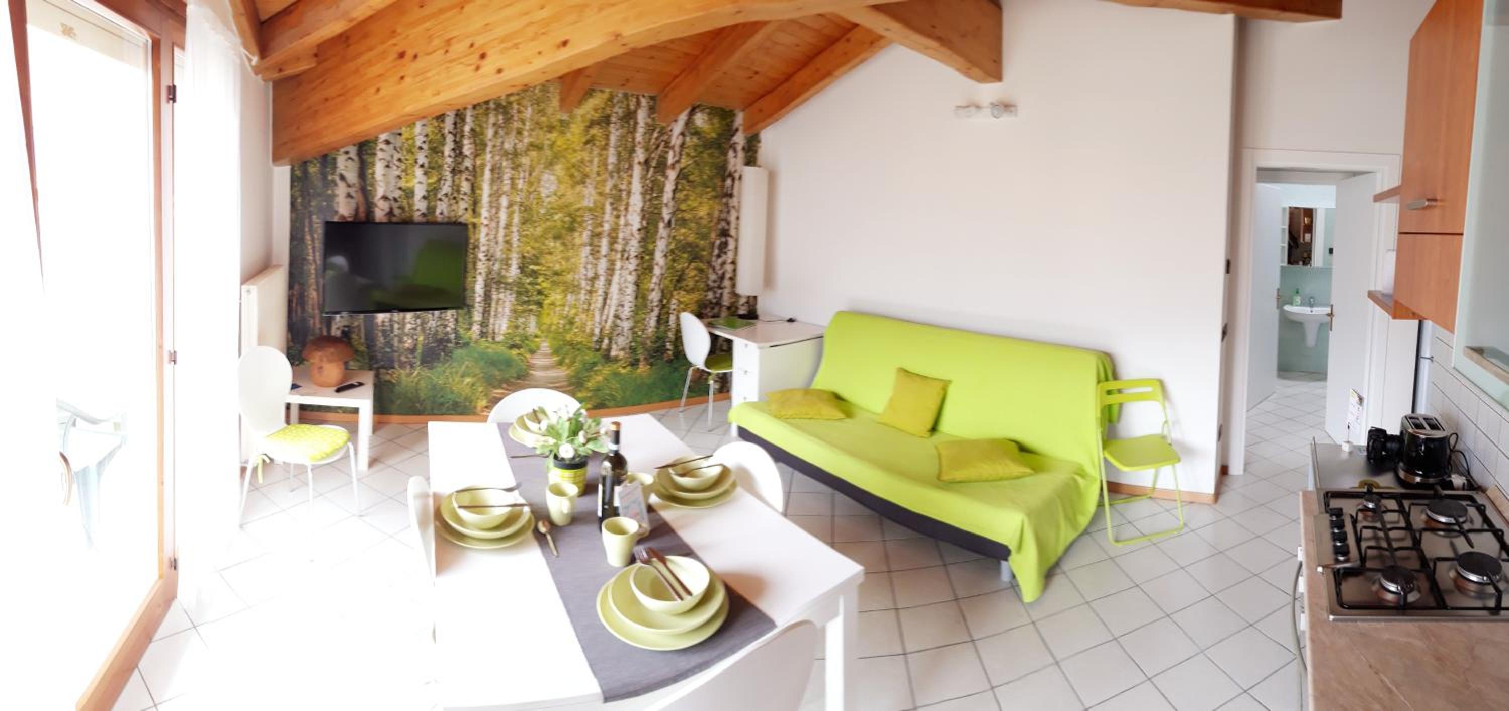 Apartment with Mountain View
