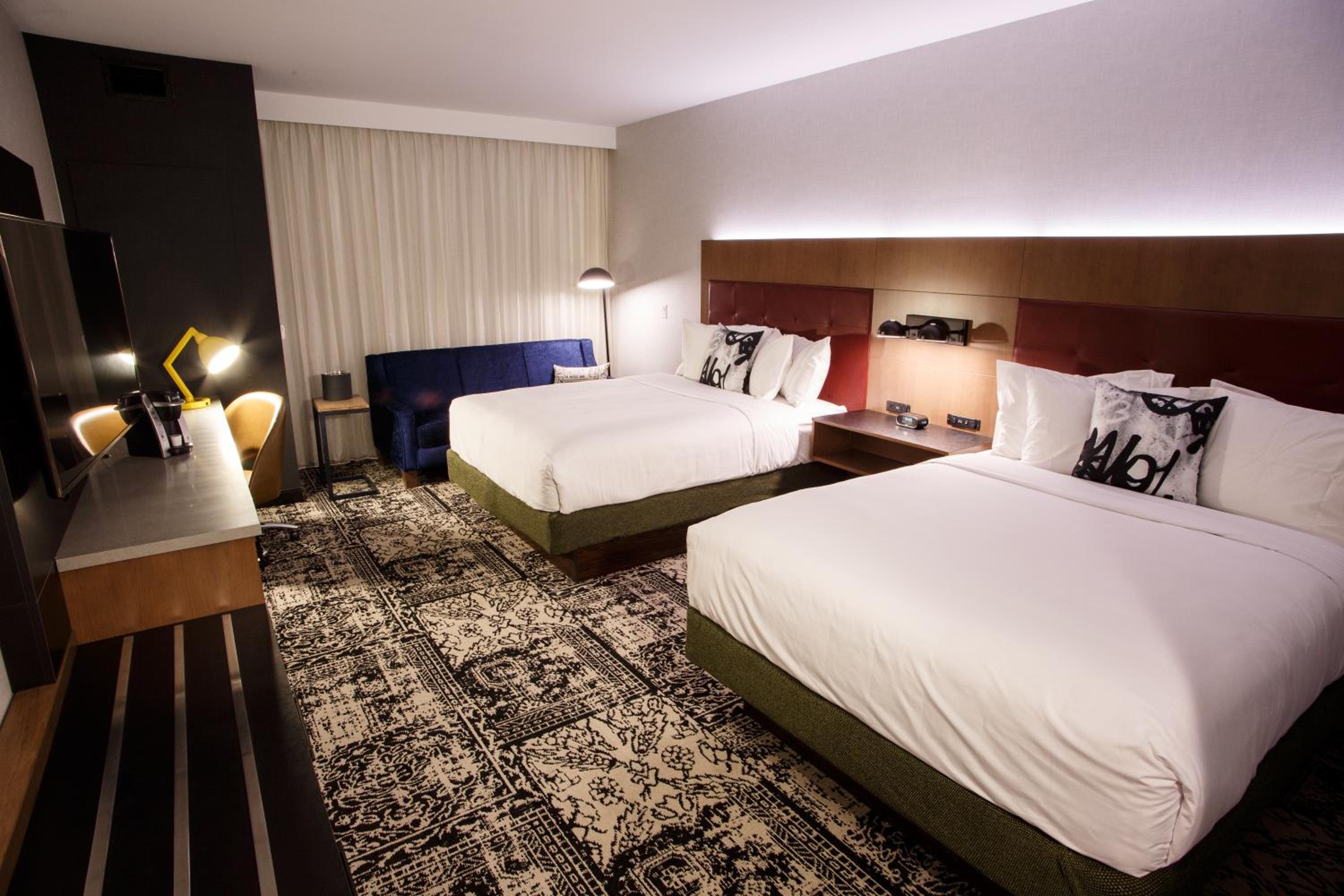 Deluxe Queen Room - Photo 2